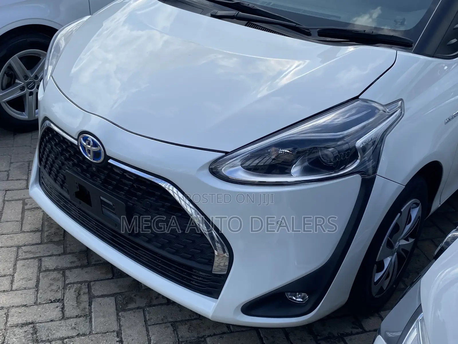 Toyota Sienta 2018 White