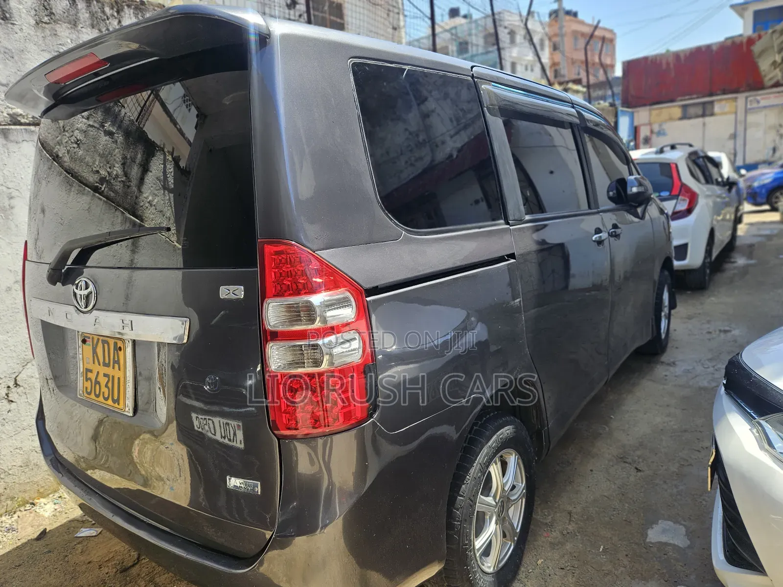 Toyota Noah 2014 Gray