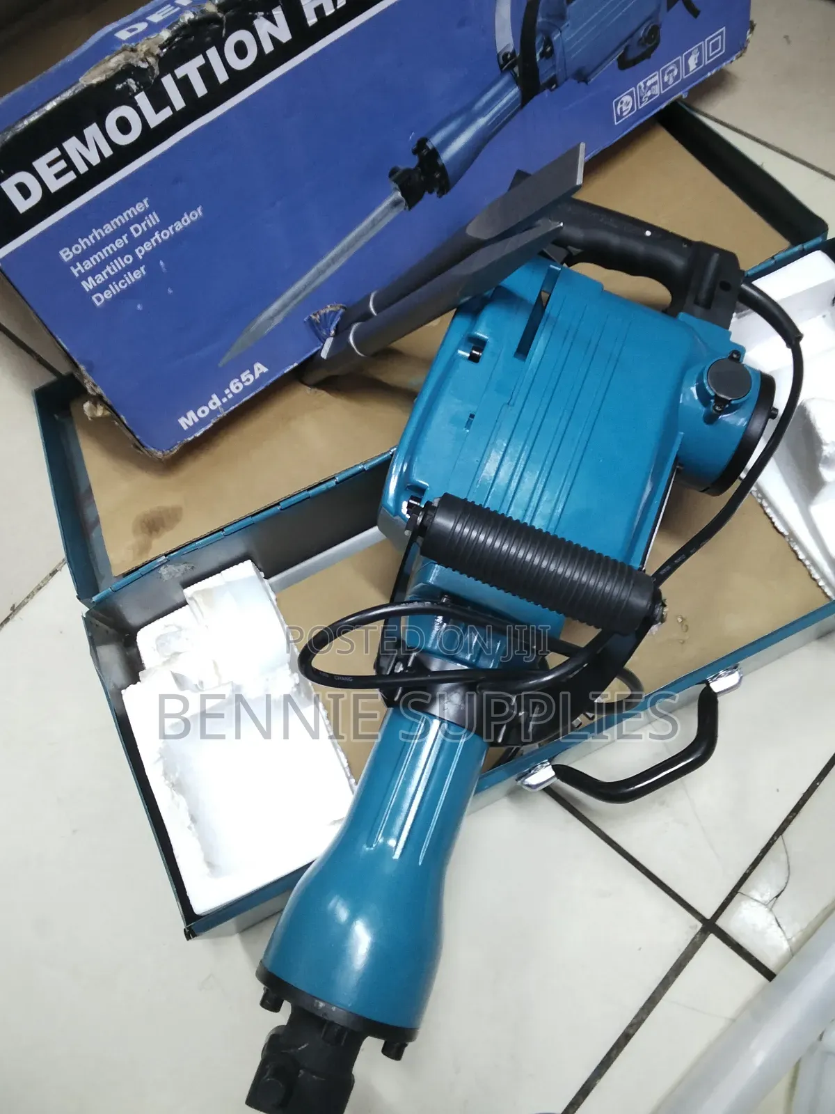 Commercial Makita Demolisher Hammer Drill 2600watts
