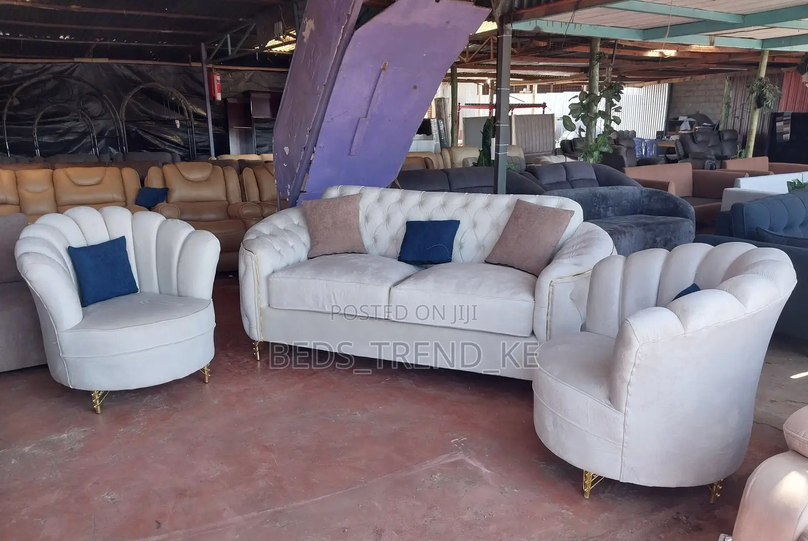 White 5 Seater Sofa 3 Seater+2 Armchairs