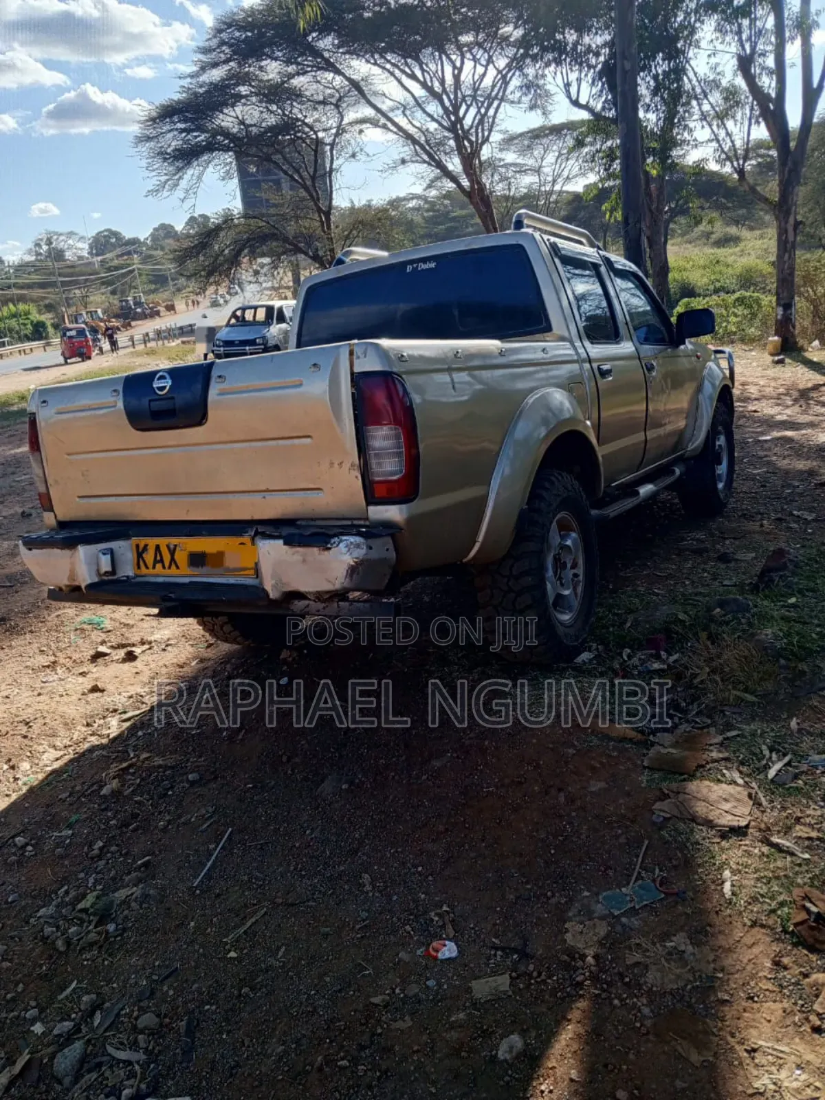 Nissan Navara 1999 Gold