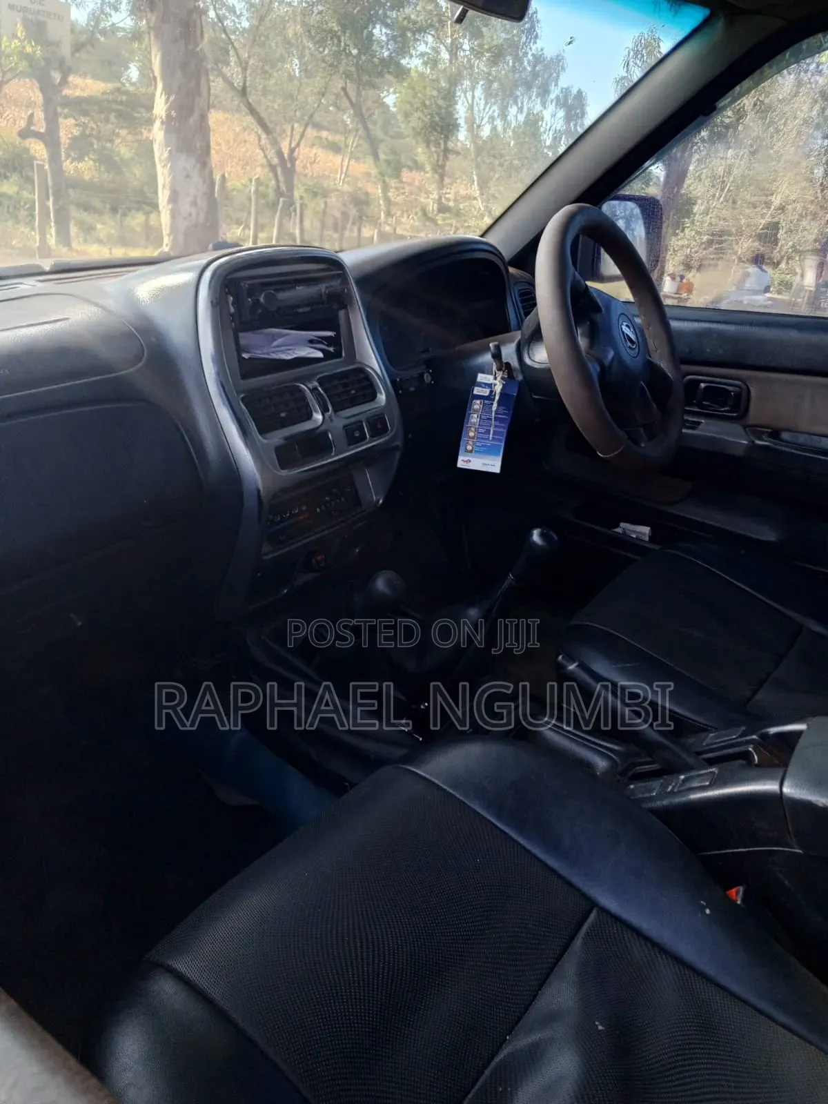 Nissan Navara 1999 Gold