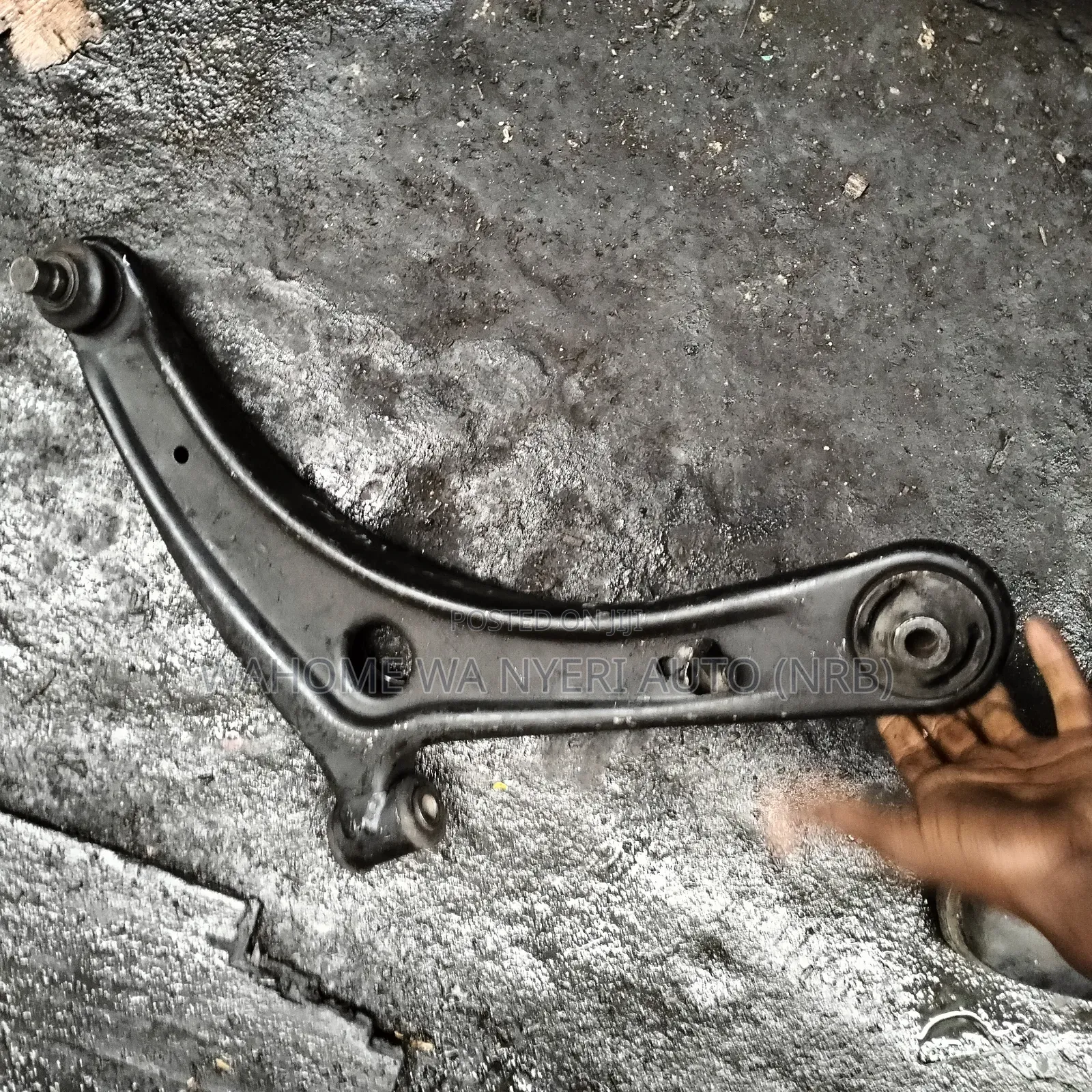 Control Arm Mitsubishi Lancer