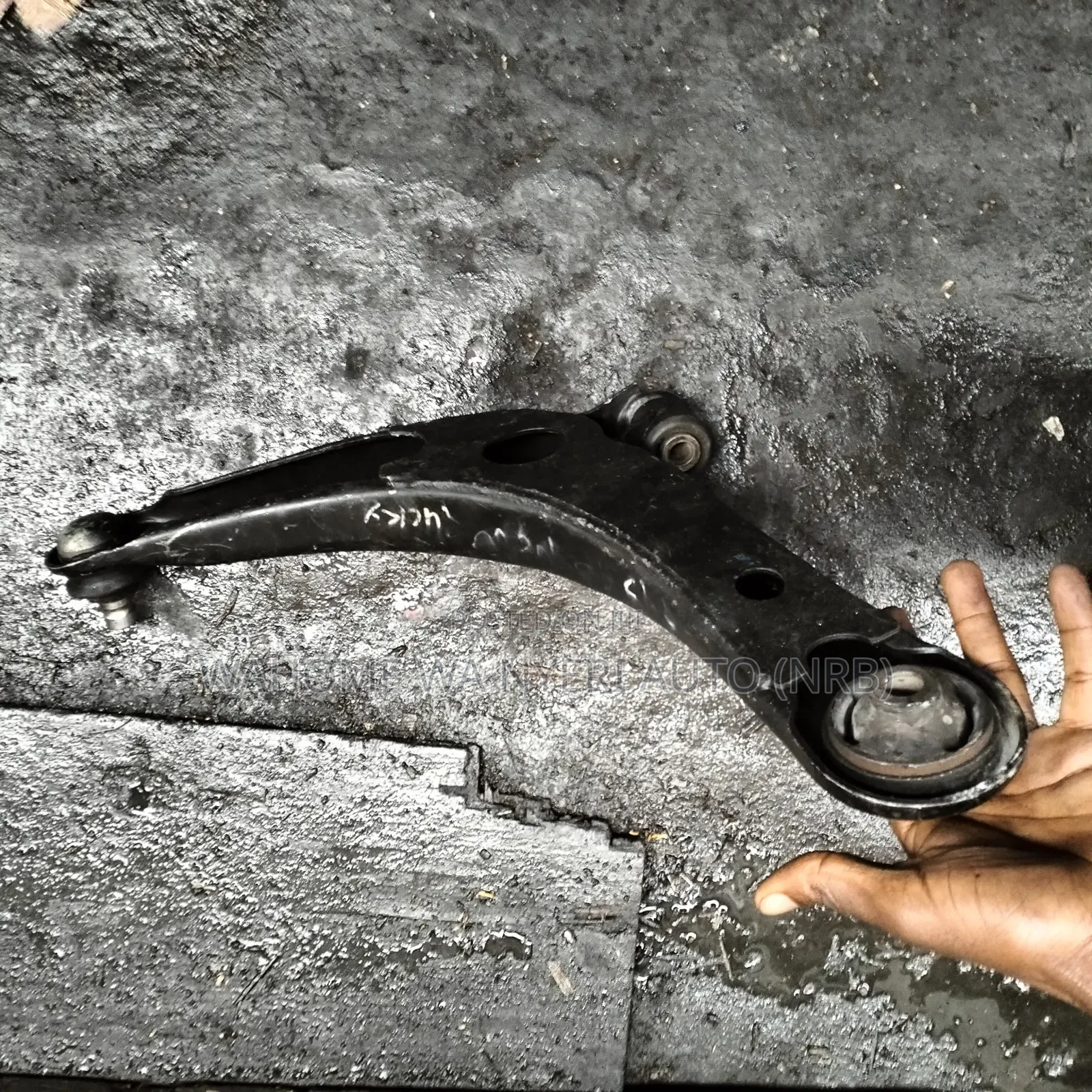 Control Arm Mitsubishi Lancer