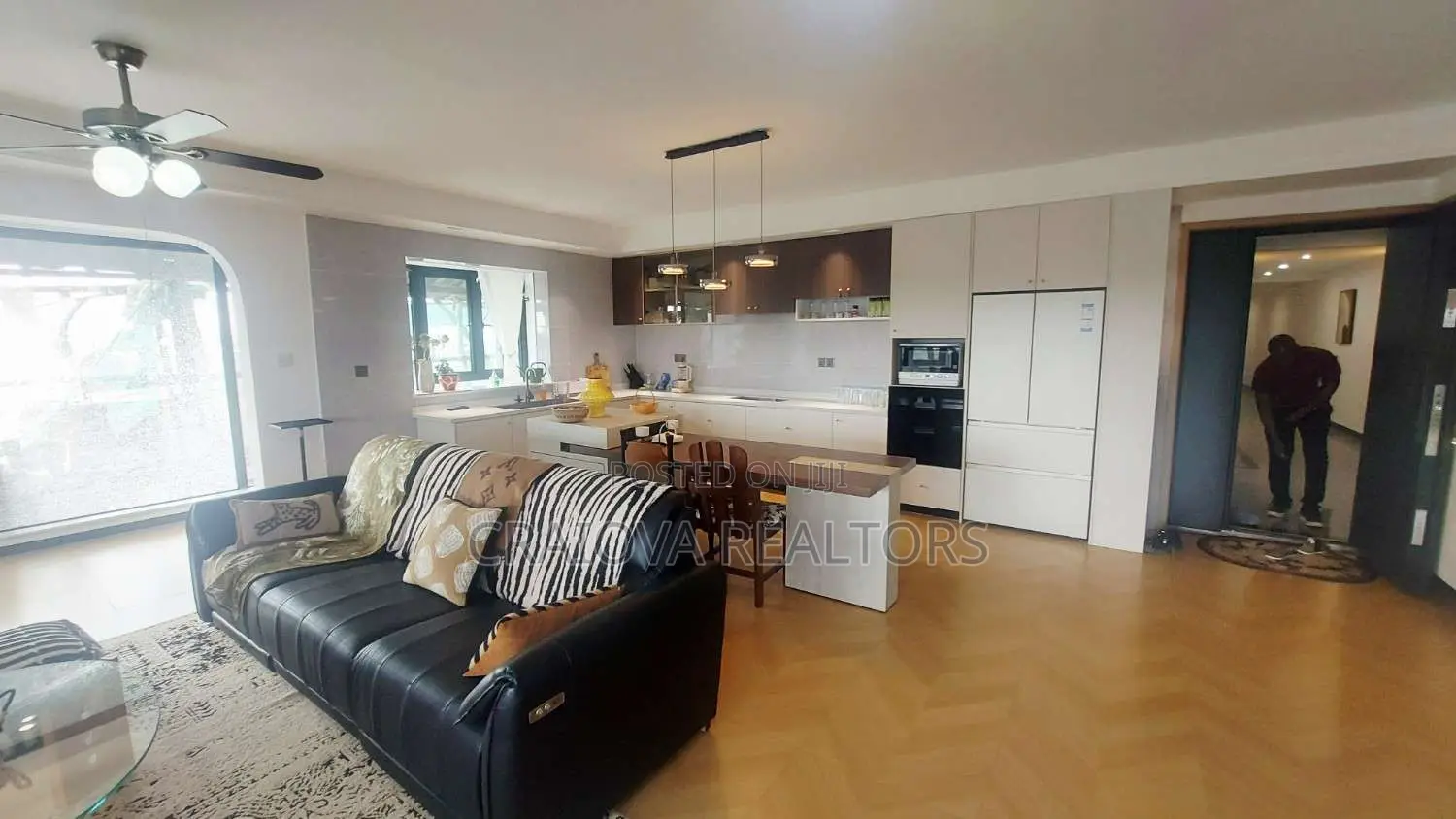 4bdrm Apartment in Hotel 67 Area for sale