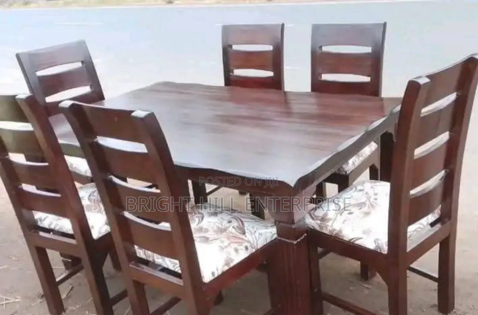 Lush Pleasing Six Seater Dining Set