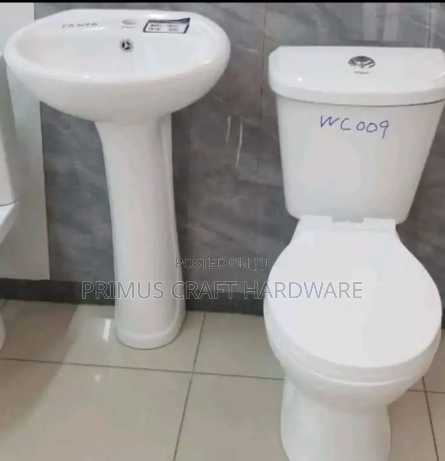 Toilet Seat Set