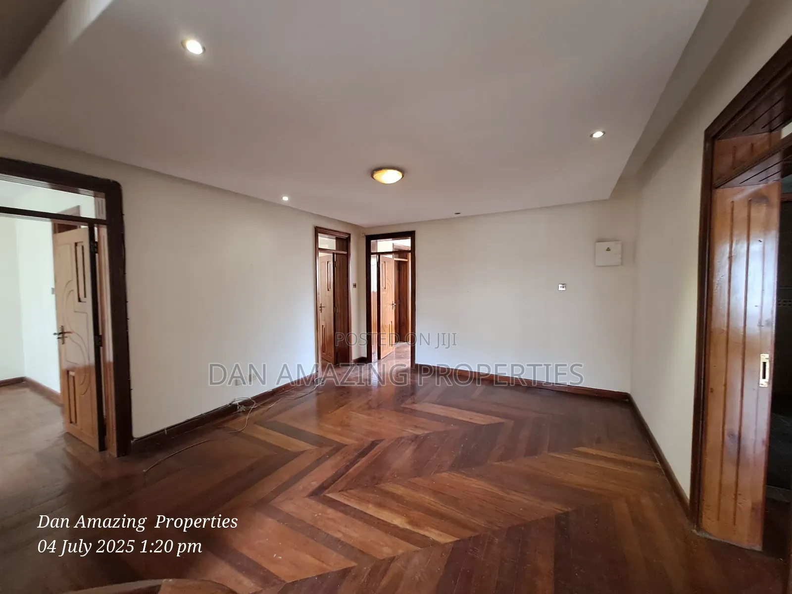 5bdrm Townhouse/Terrace in Convent Drive, Lavington for sale
