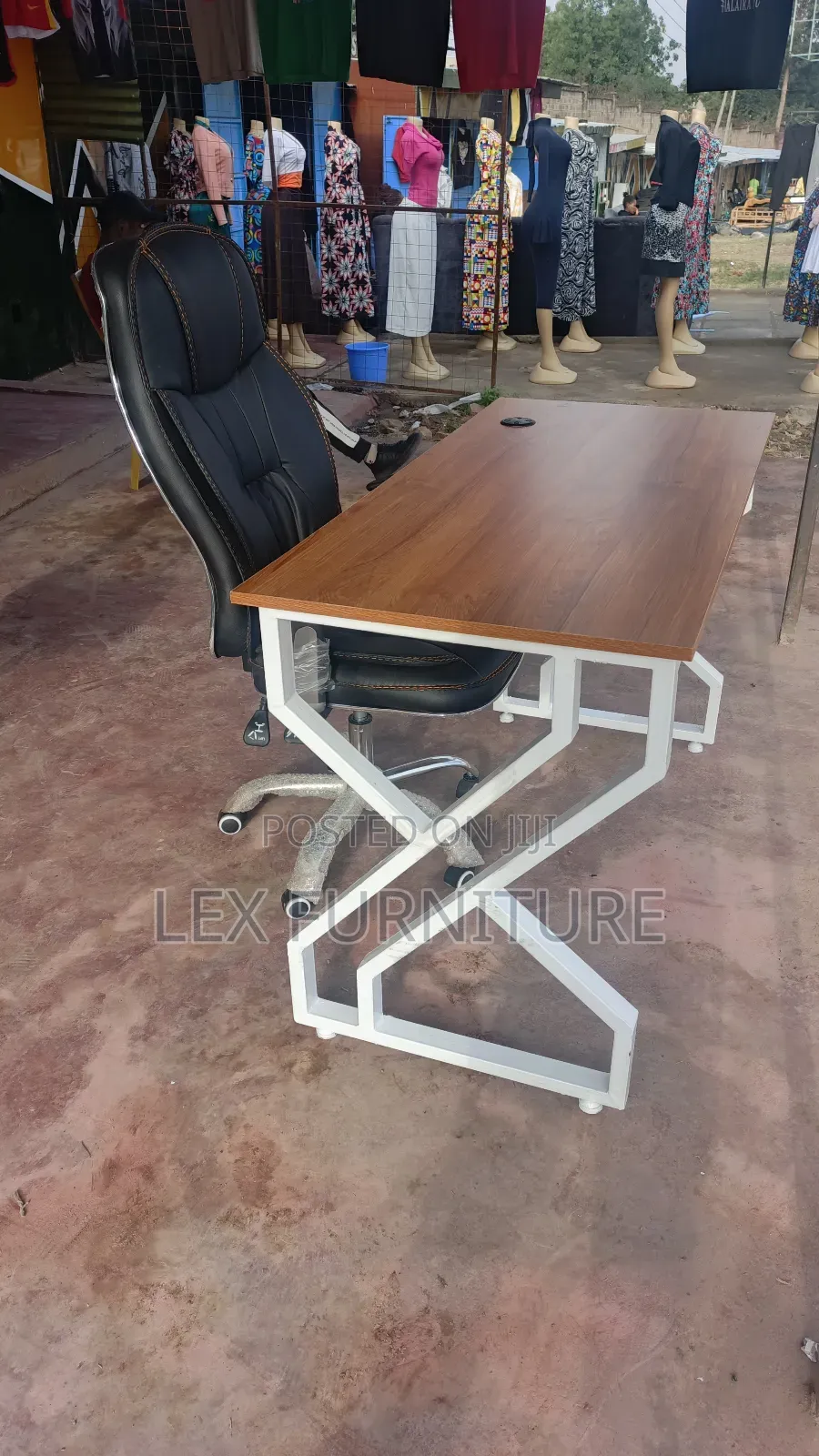 C19 Office Desk Plus Leather Office Chair