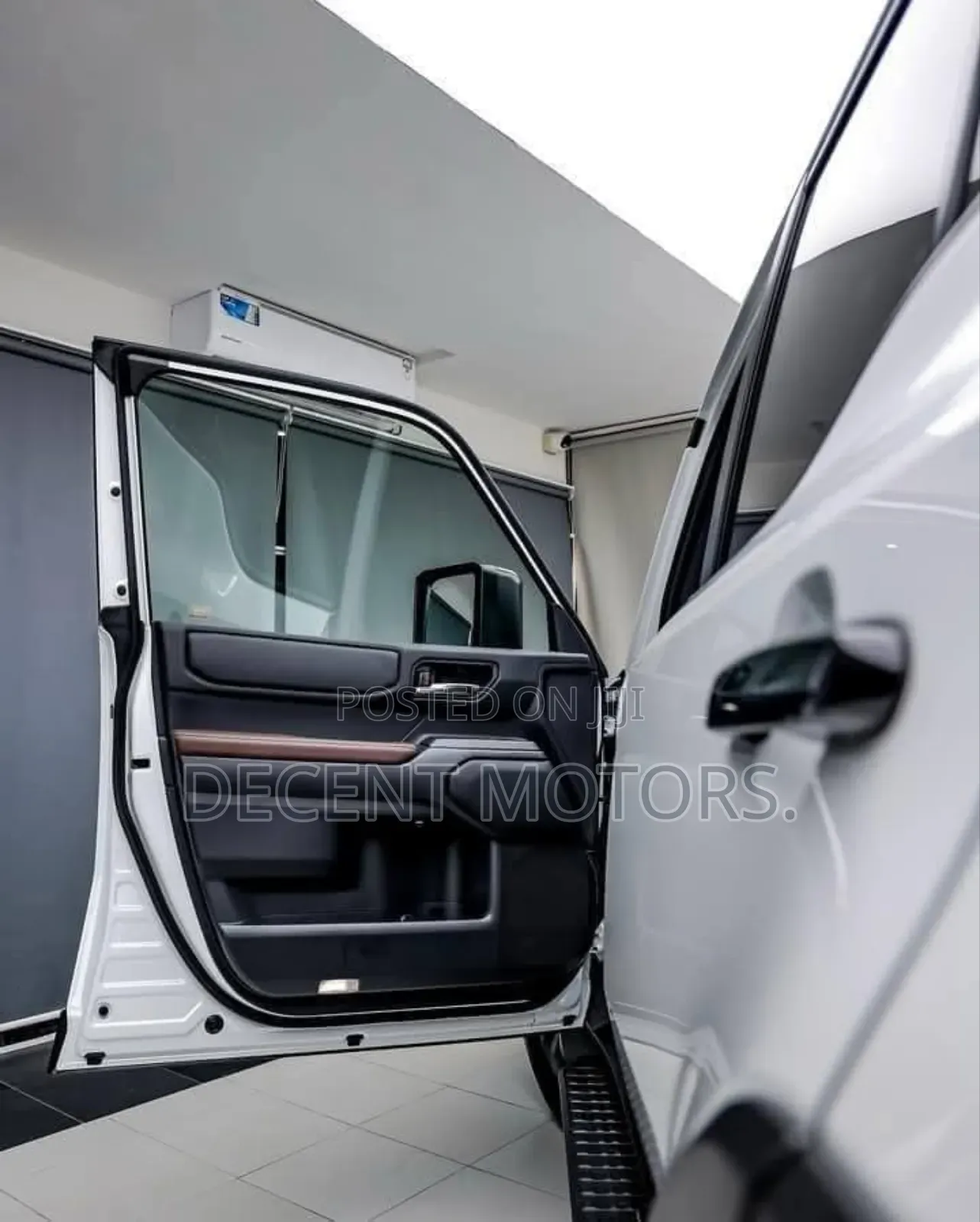 Toyota Land Cruiser Prado 2.8 2024 White