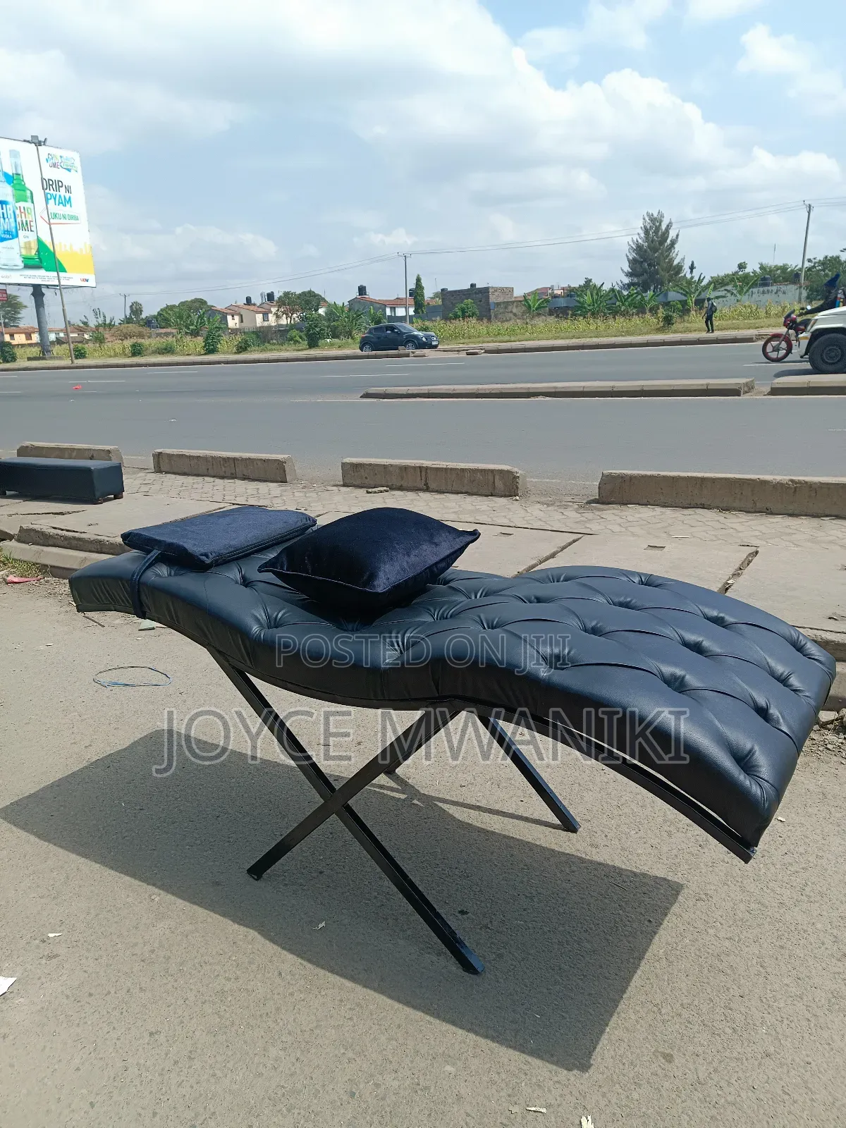 Lash Bed, Leather Material, Black