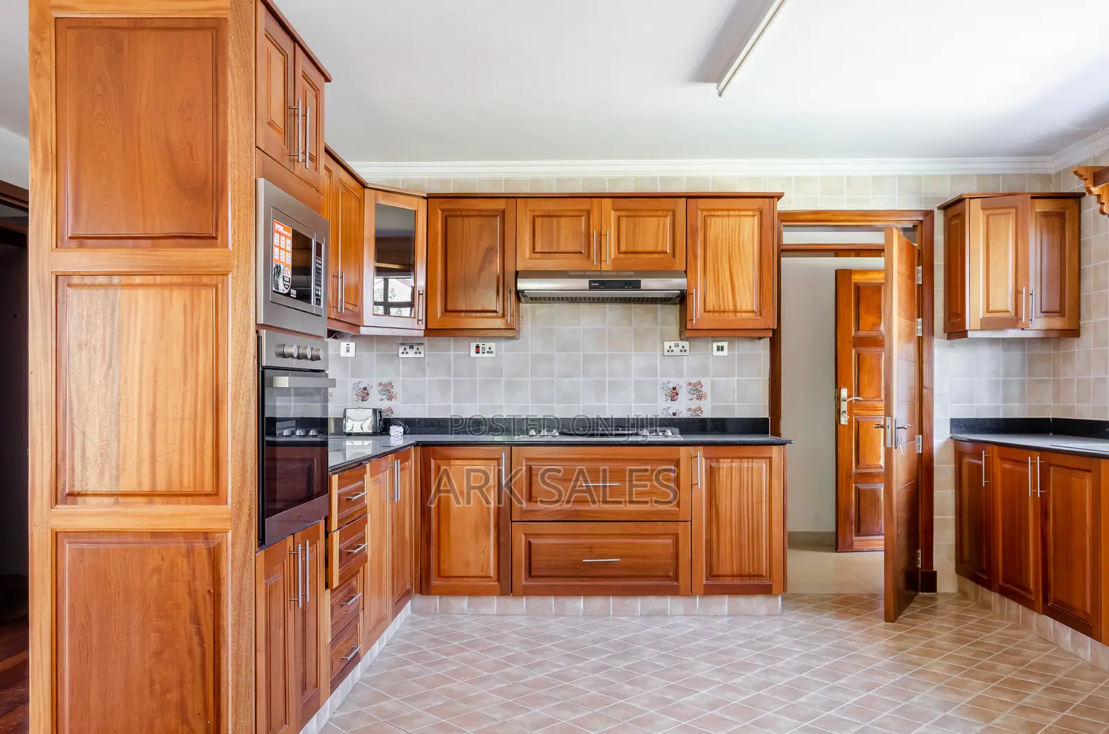 Furnished 4bdrm Villa in Green Park, DayStar Area for sale