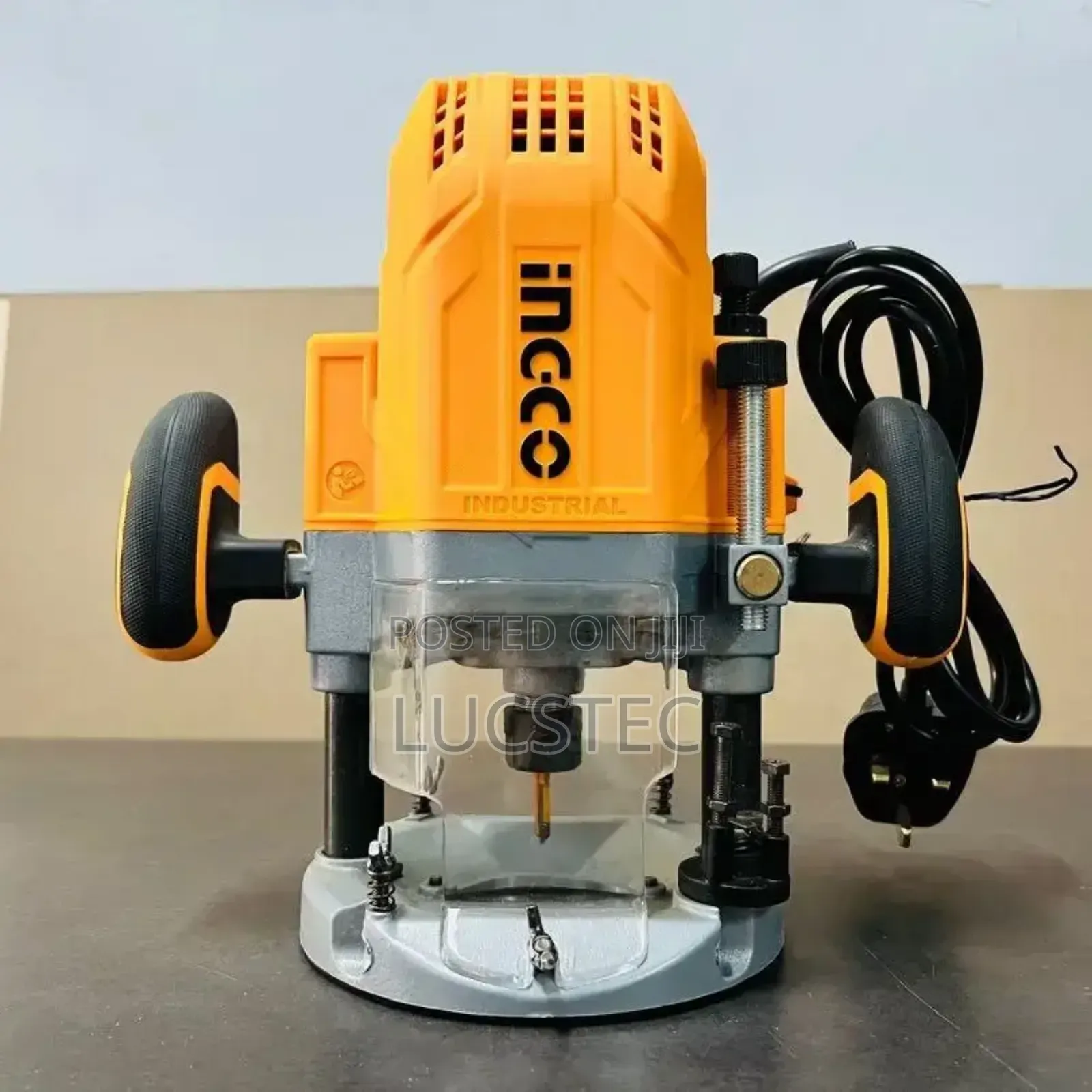 Electric Router, Model Rt160028, With A 1600w Input Power.