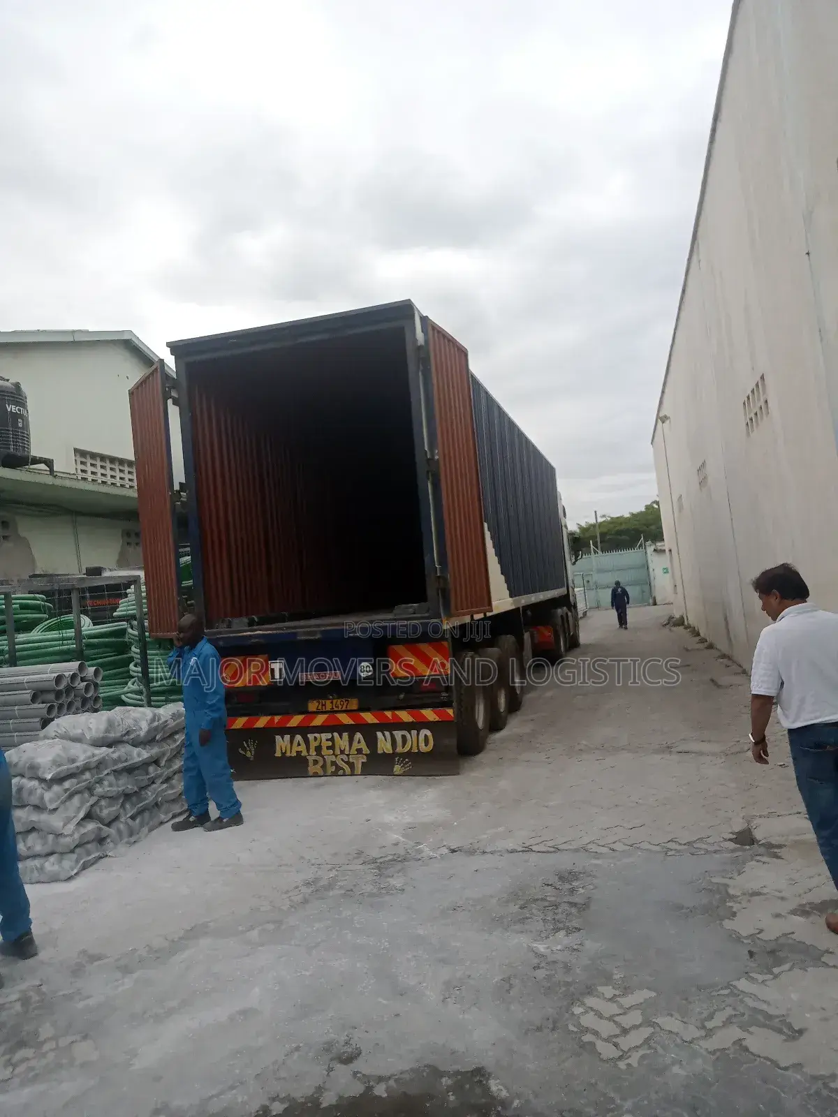 Trailer for Loose Cargo Are Available for Cross County Delivery