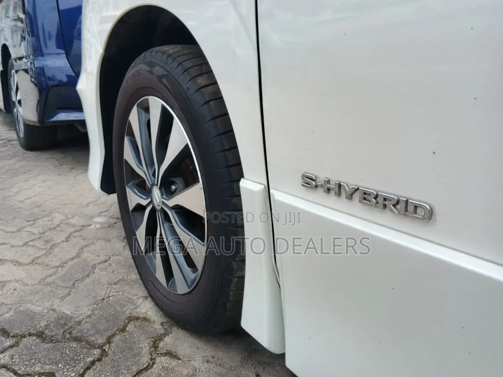Nissan Serena 2018 White