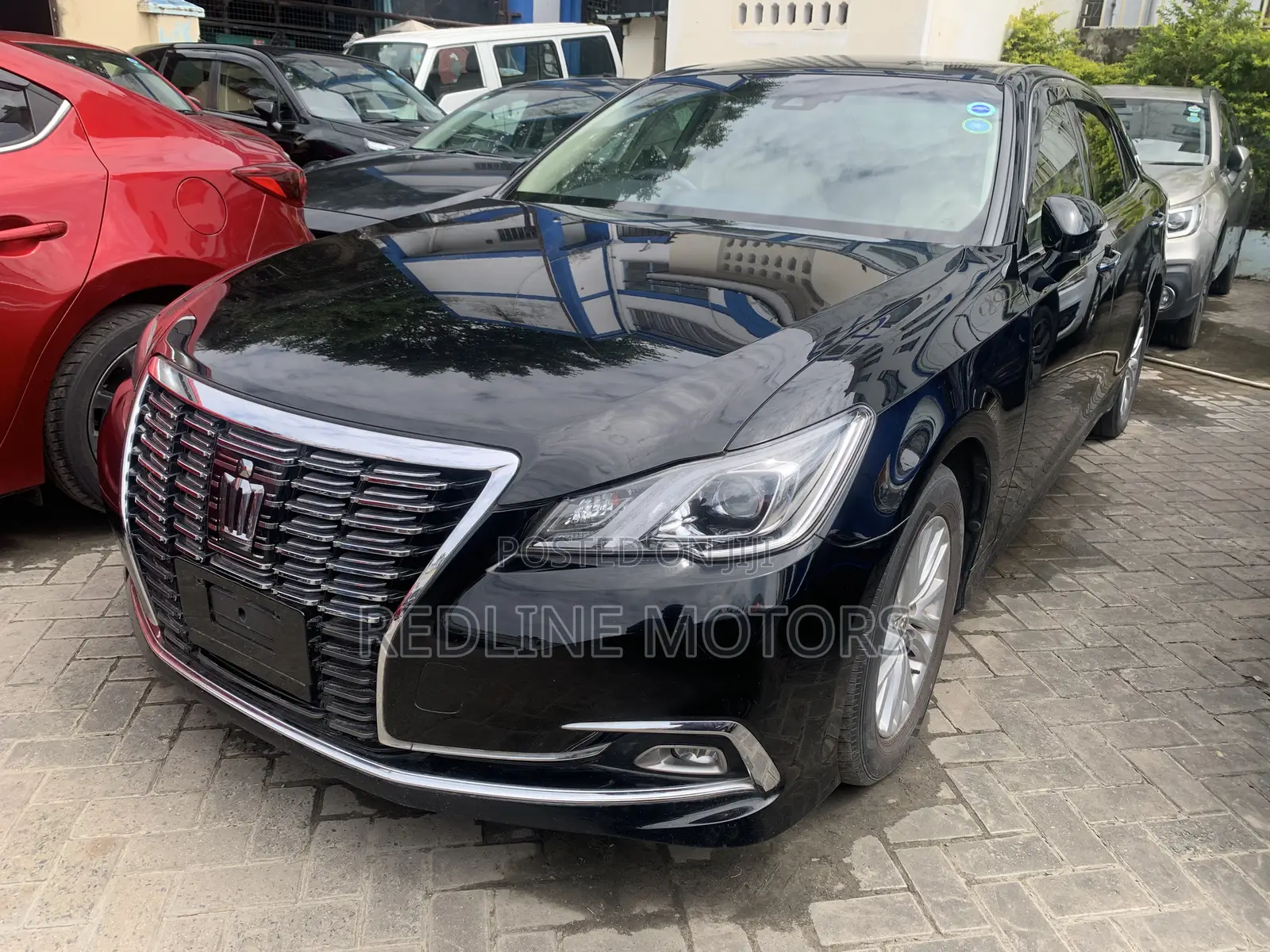 Toyota Crown 2018 Black