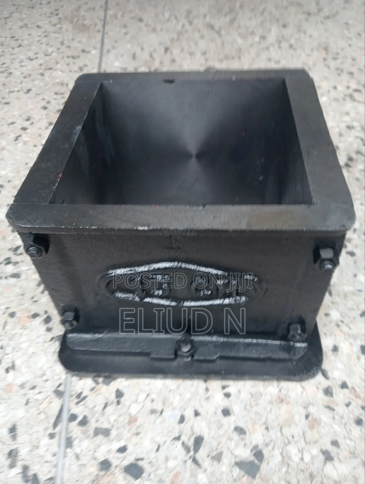 High Quality Cast Iron Cube Moulds