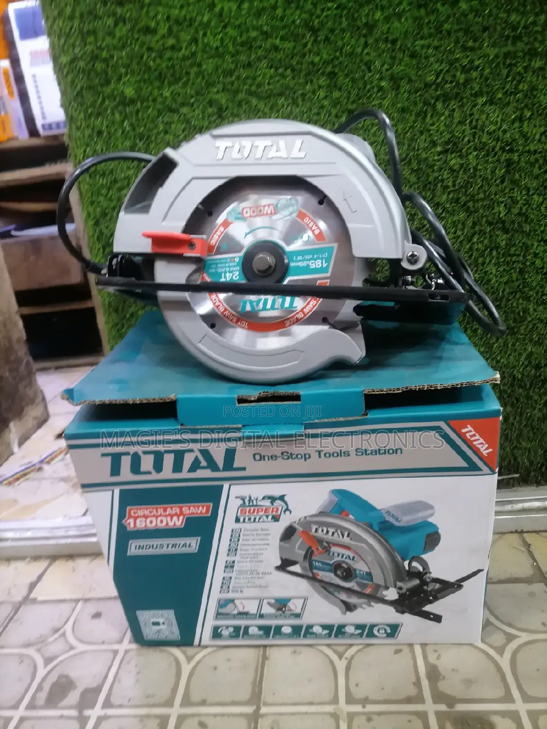 Commercial Standard 1600w Total Circular Saw