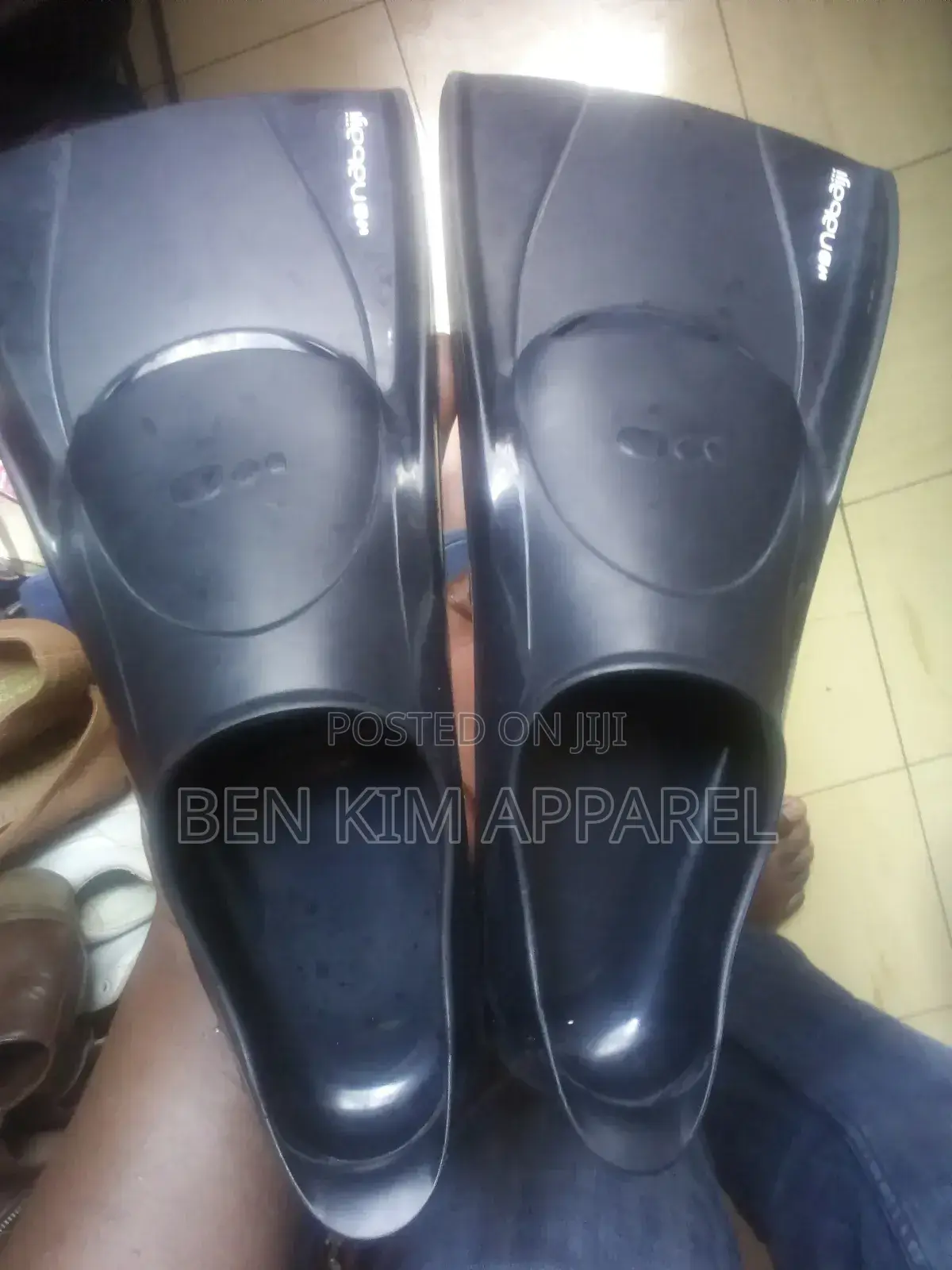 Swimming Short Fins/Paddles Gloss Black. Size 35/36 Used. Single User.