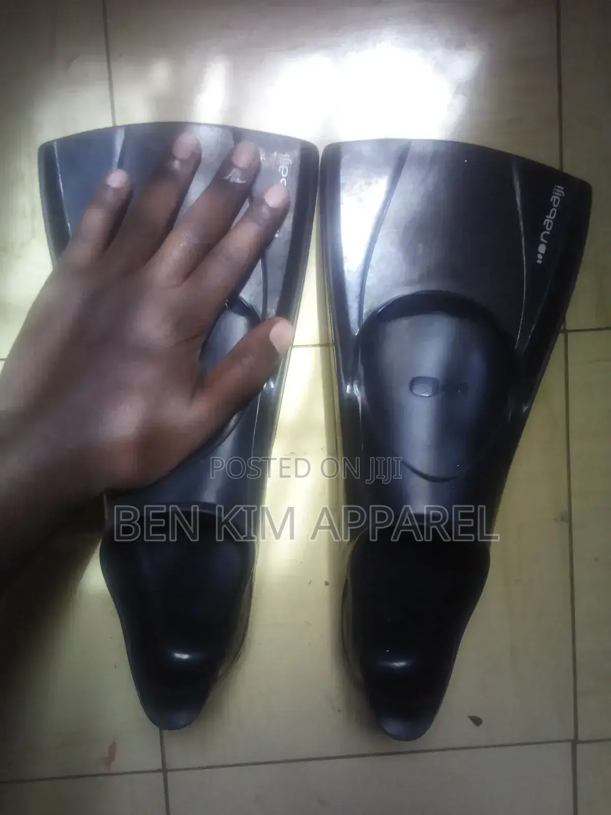 Swimming Short Fins/Paddles Gloss Black. Size 35/36 Used. Single User.
