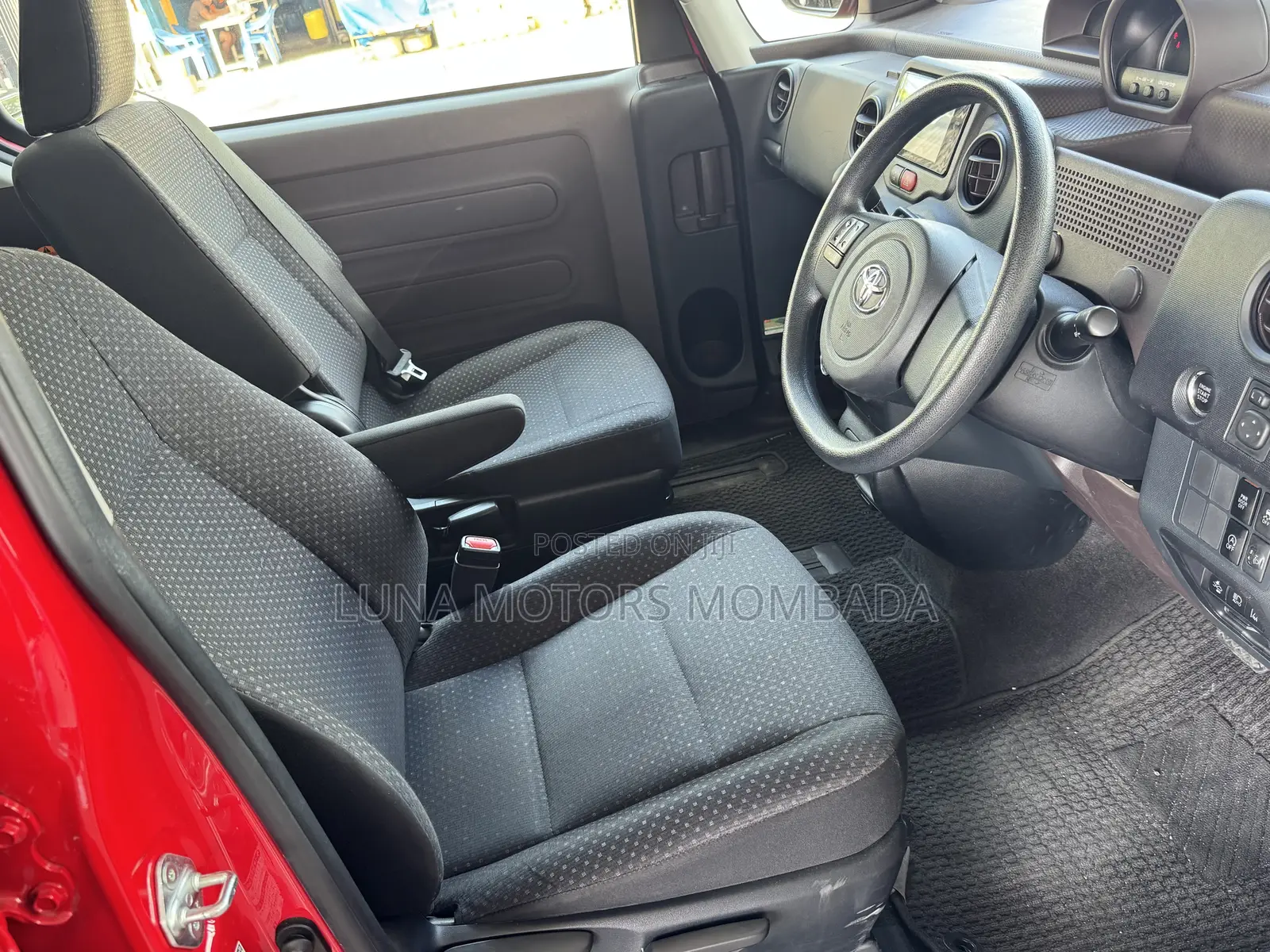 Toyota Spade 2018 Red
