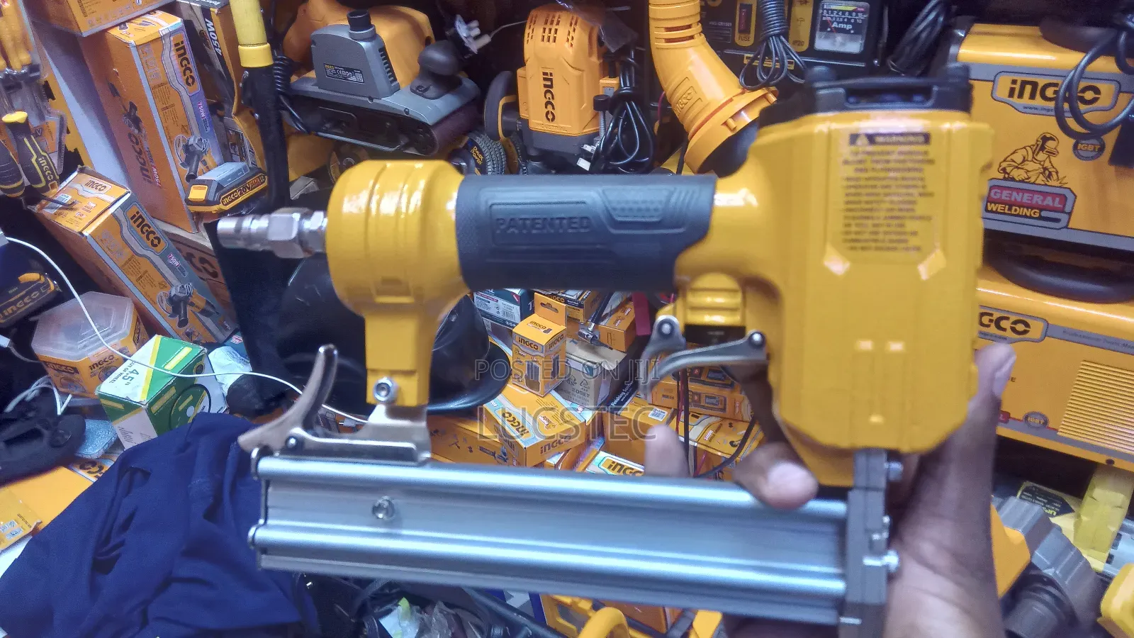 Ingco Air Brad Nailer, Model Abn10301-3.