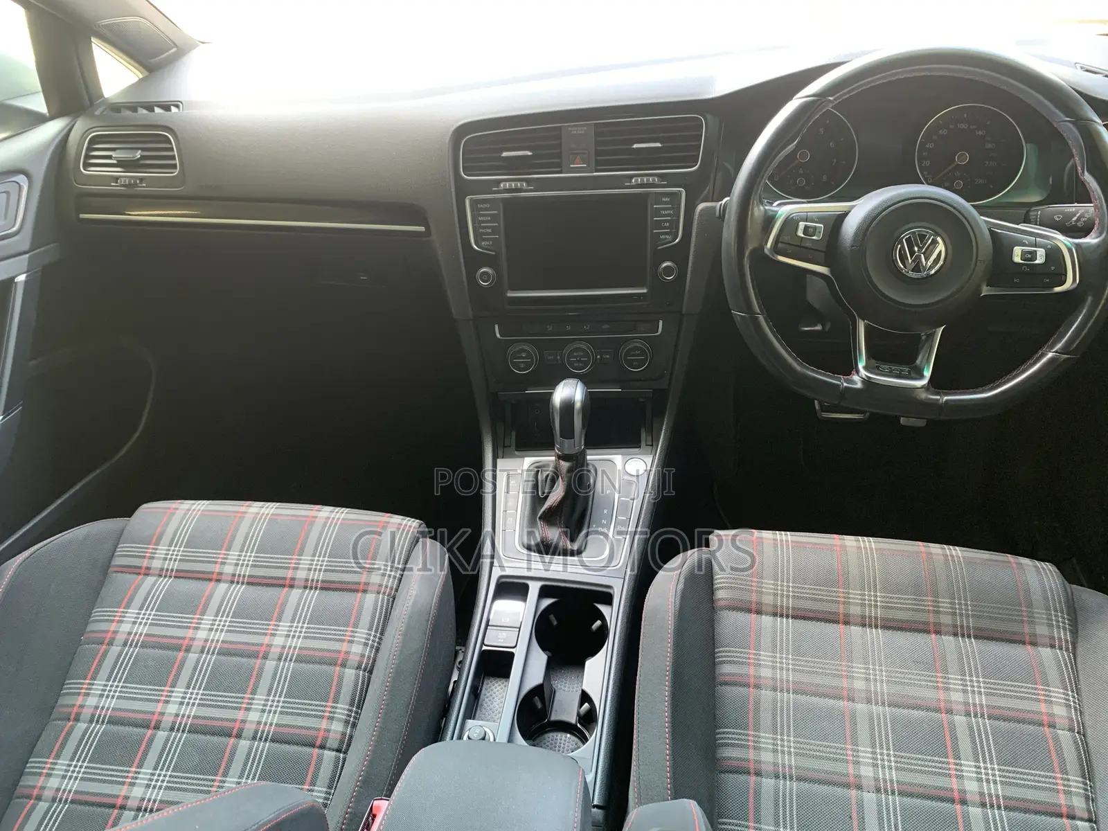 Volkswagen Golf TSI SE FWD 2018 White