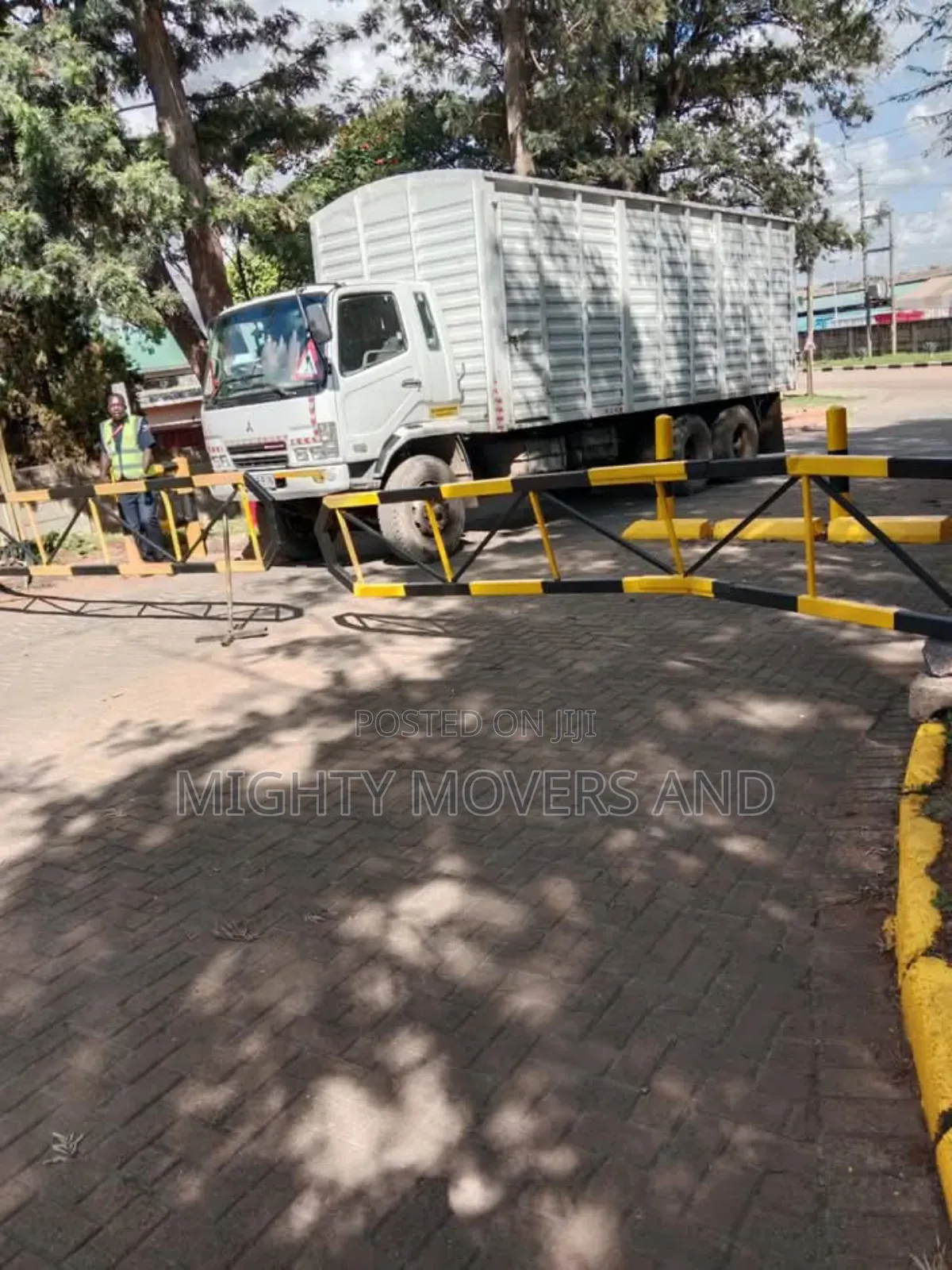 Mguu Kumi for Hauling Goods Accessible