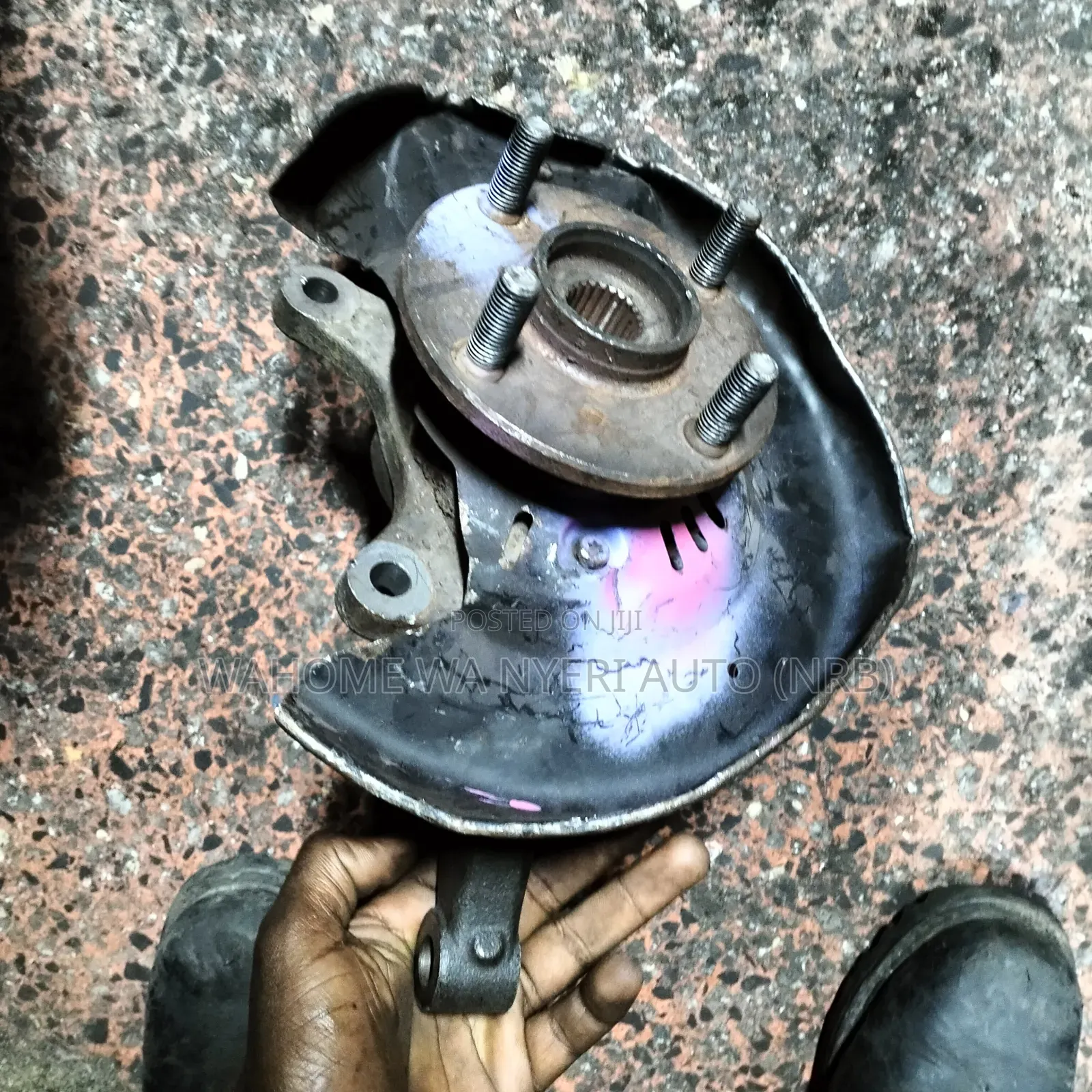 Front Hub Sienta