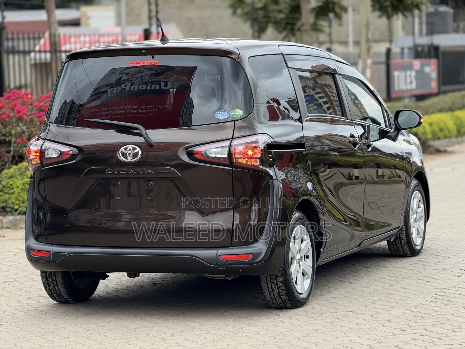 Toyota Sienta 2018 Brown