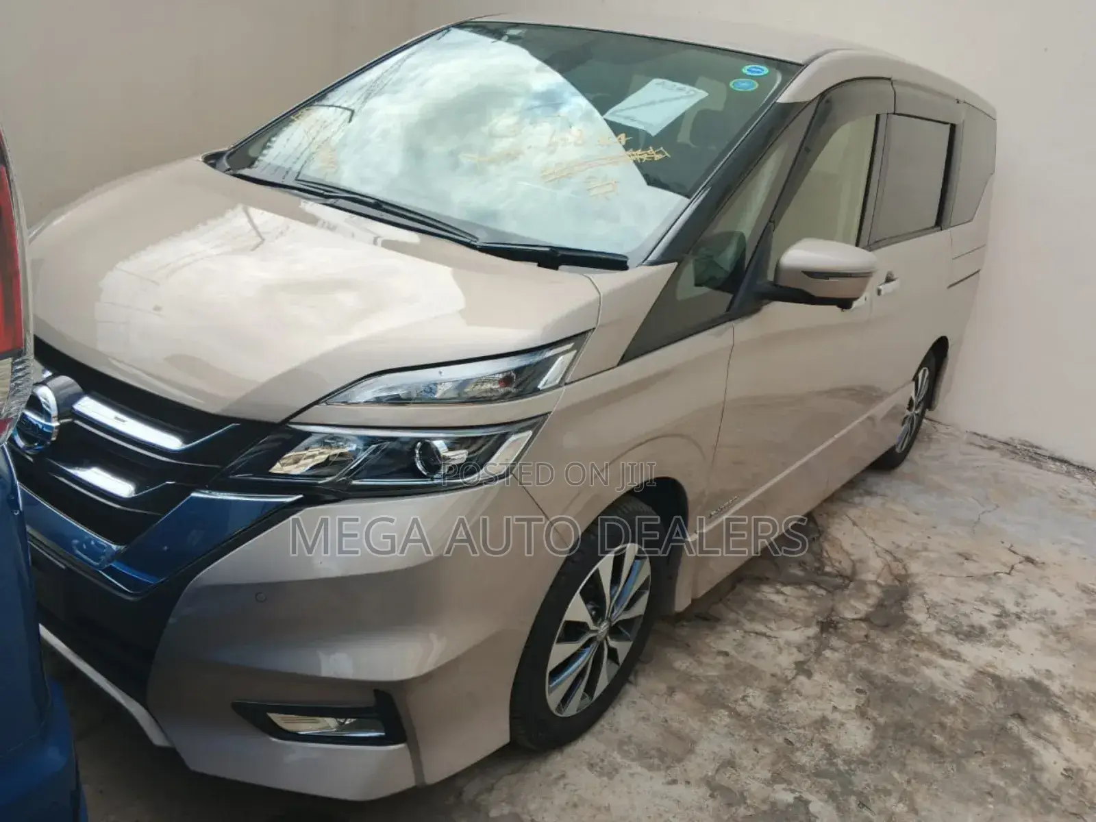 Nissan Serena 2018 Gold