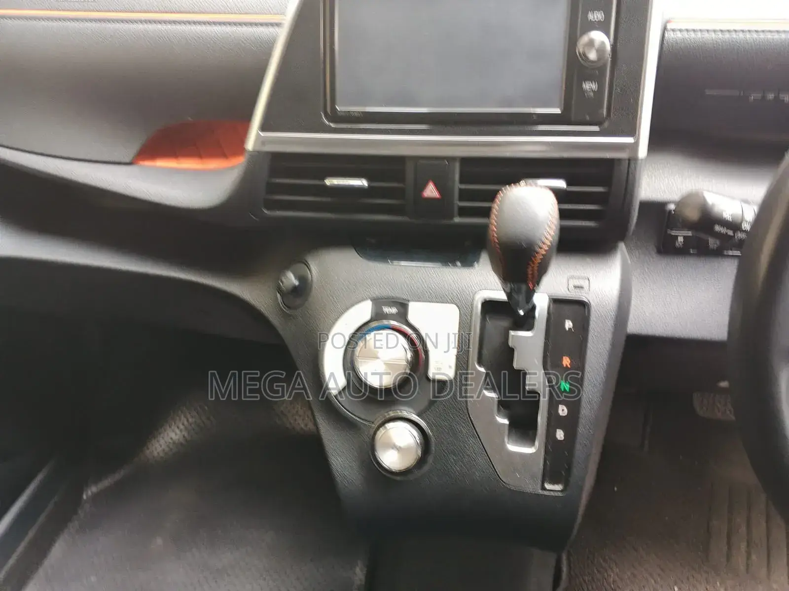 Toyota Sienta 2018 Black