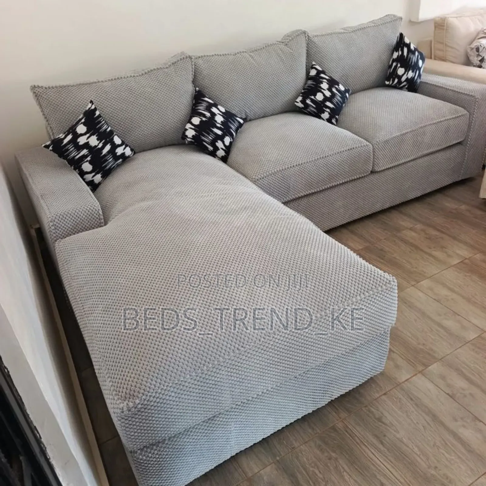 Side Arm 6 Seater L Seat