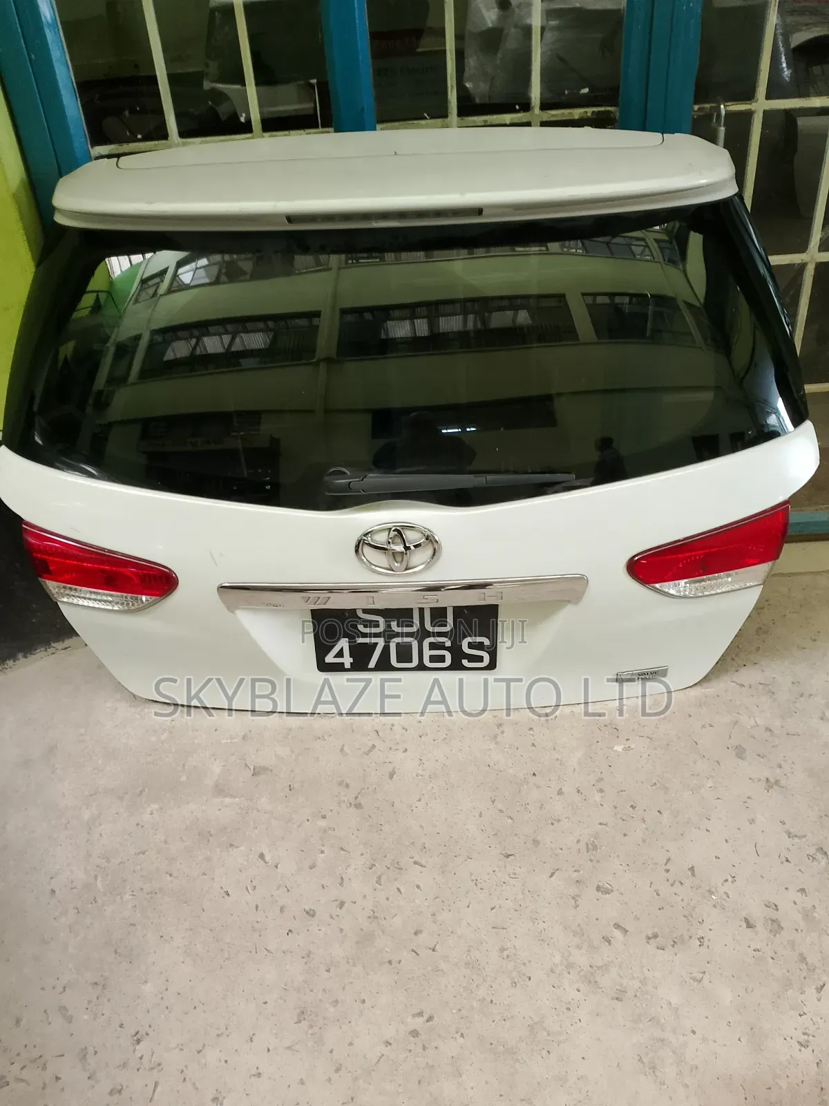 Toyota Wish 2010 Tailgate /Boot
