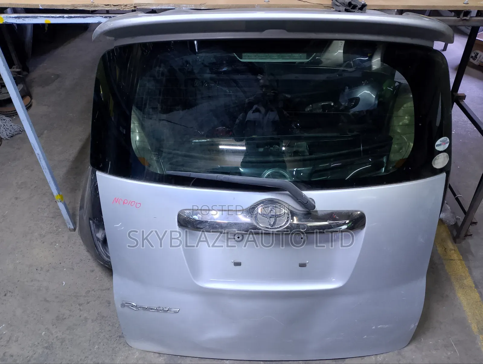 Toyota Ractis 2008 Tailgate