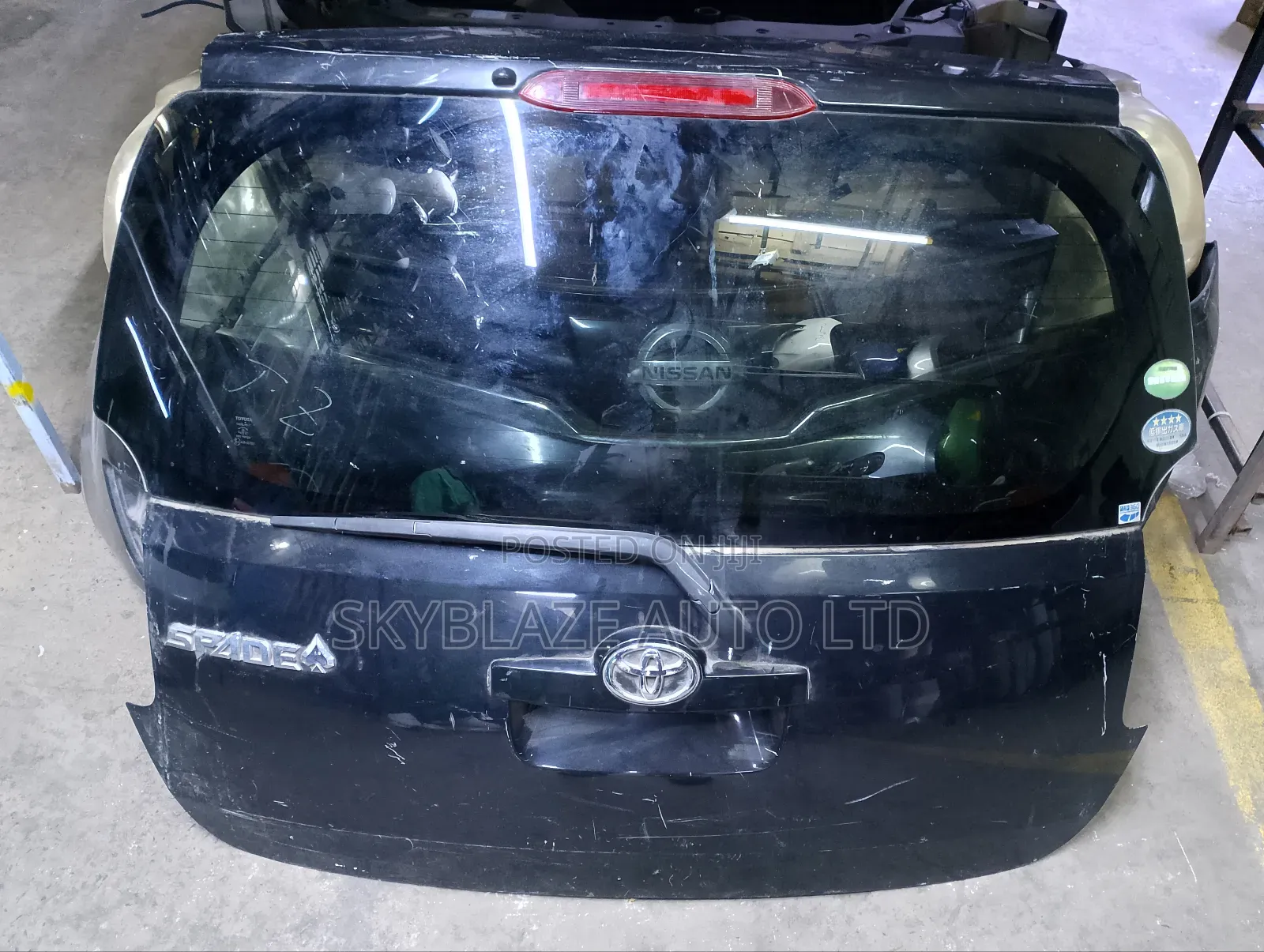 Toyota Spade 2012 Tailgate Boot