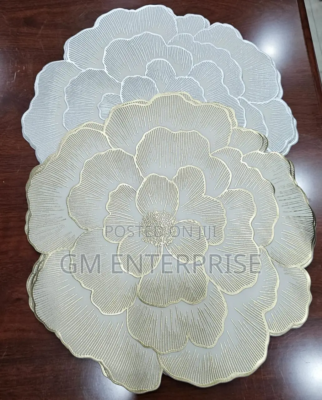 *Water Proof Non Woven Table Mats.