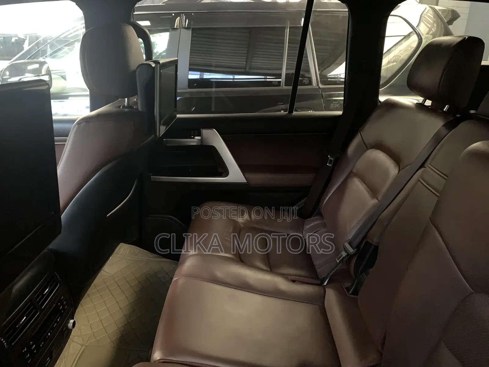 Toyota Land Cruiser 4.6 V8 ZX 2019 Brown