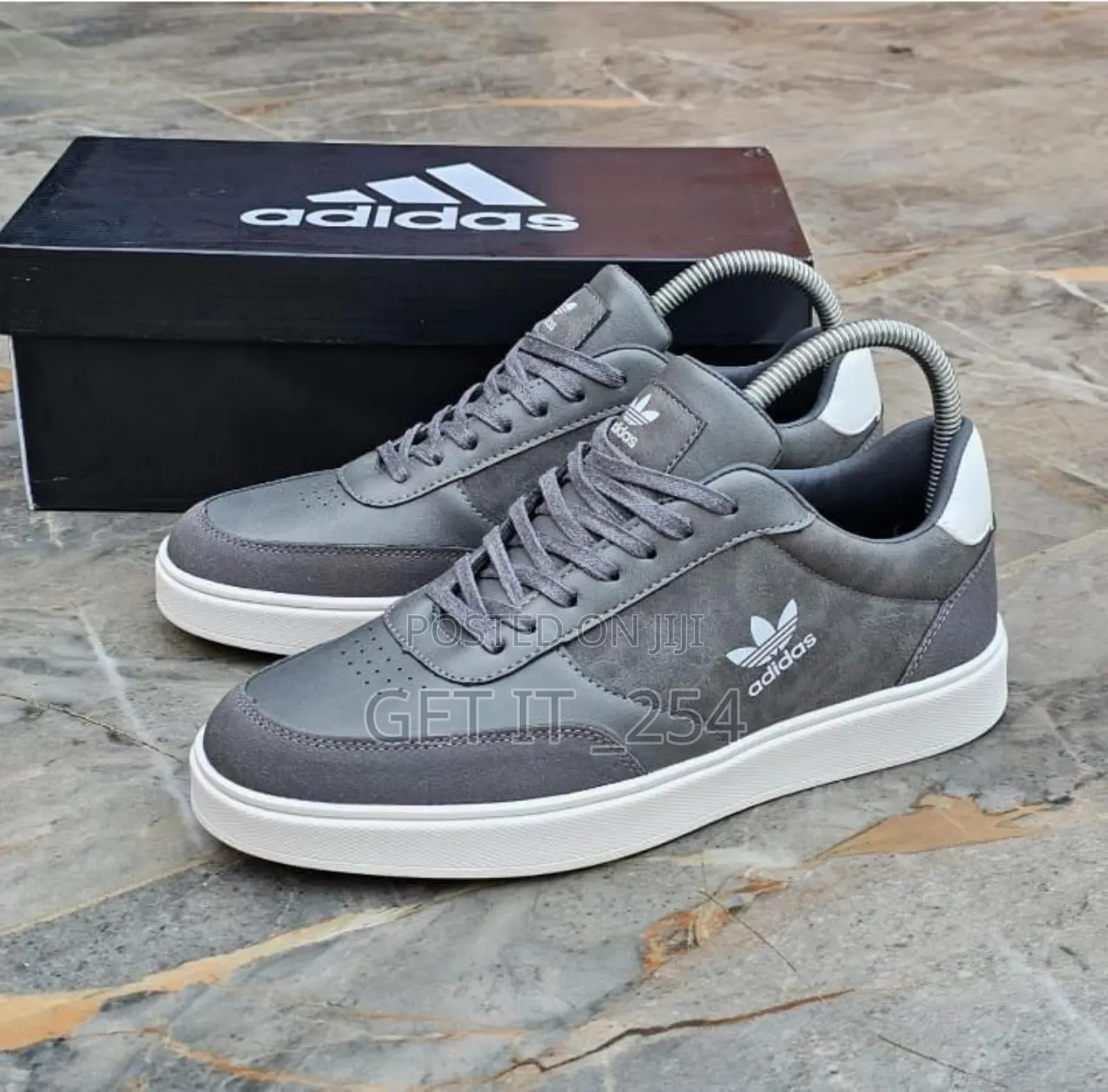 Adidas Casual
Size 40-45
