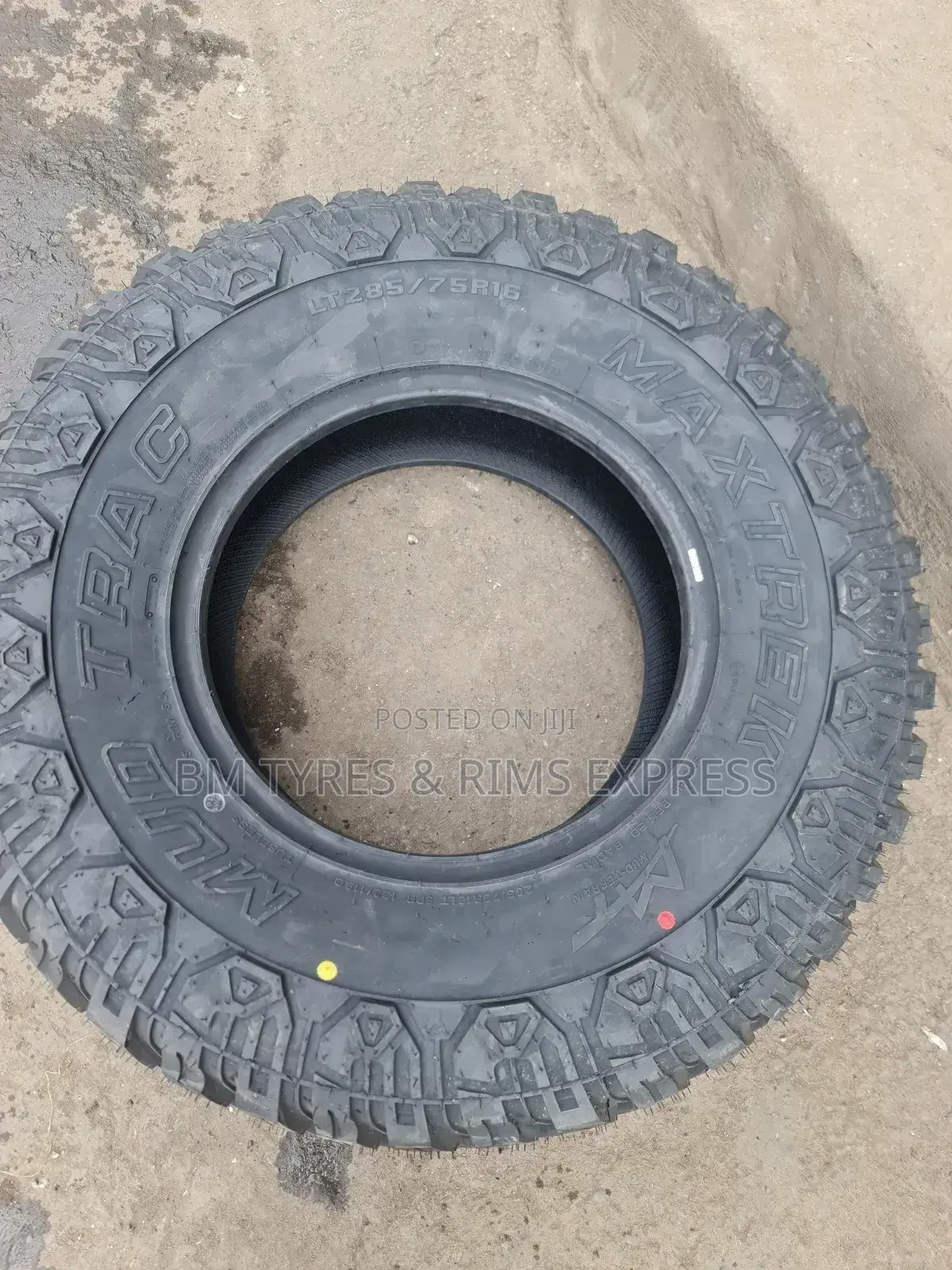 285 /75 R16 Maxtrek Tyres( Mud Terrain)