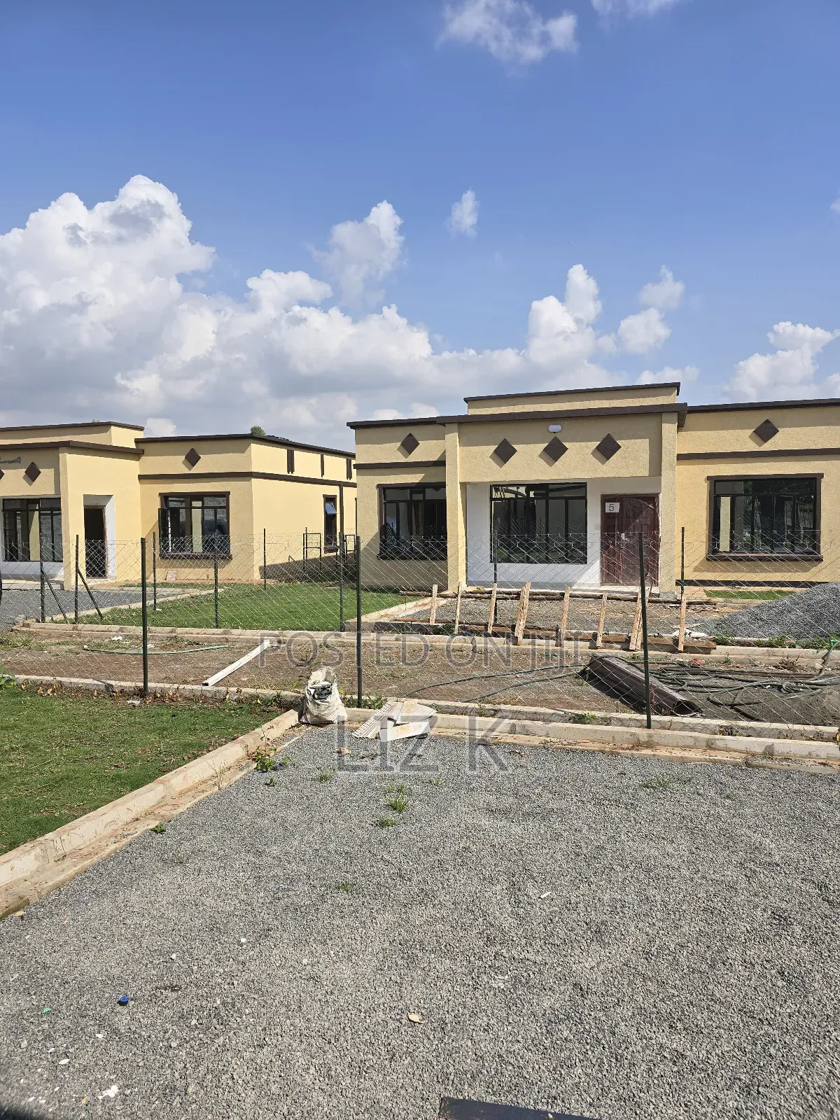 3bdrm Bungalow in Kimunyu, Kenyatta Road / Theta  for sale