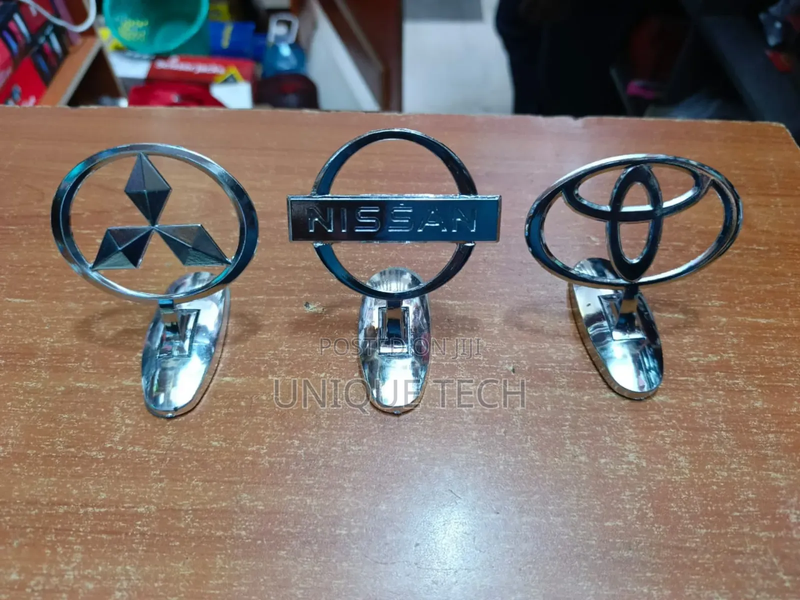 Mitsubishi Bonnet Logo / Front Mitsubishi Emblem Badge