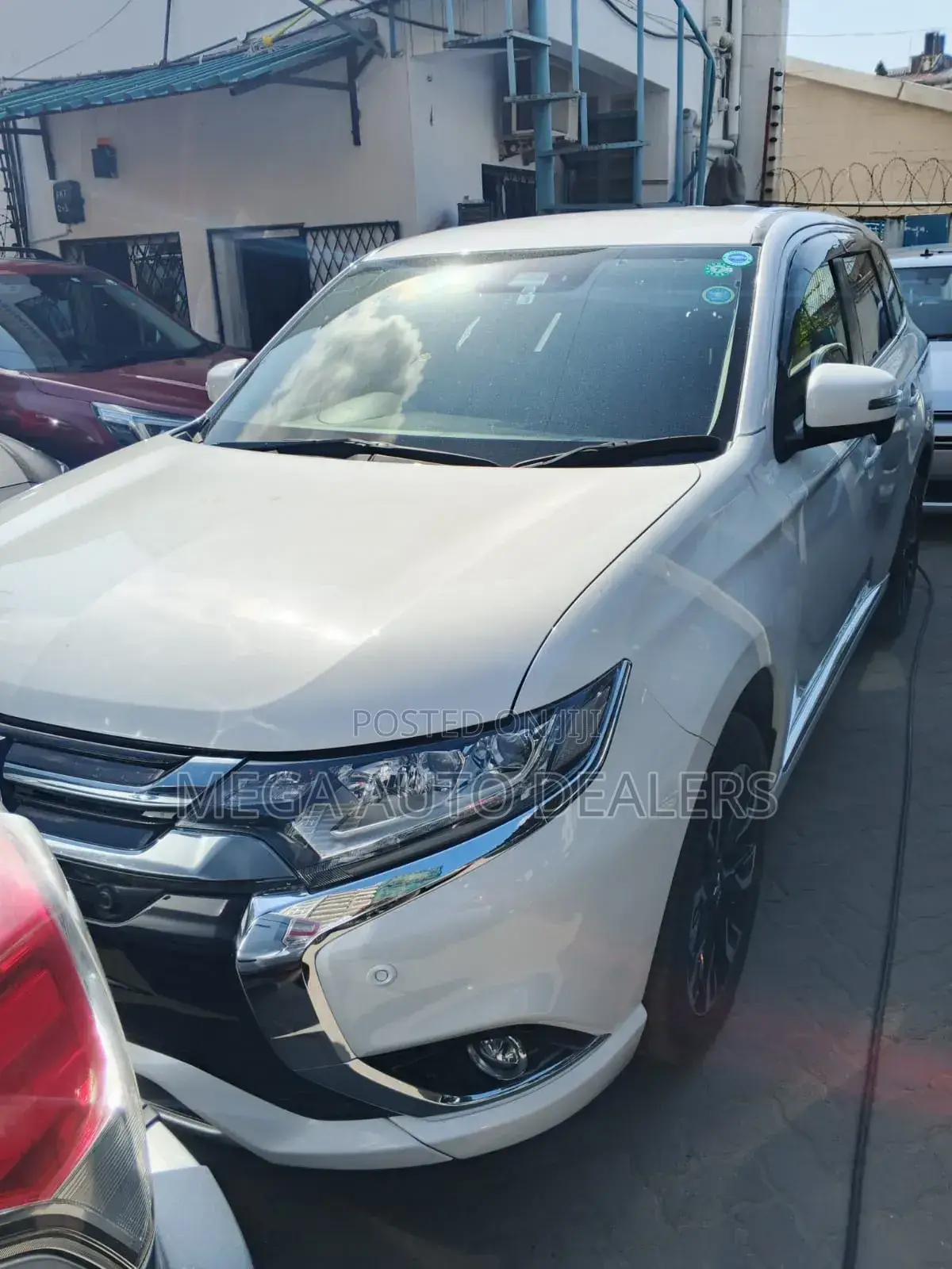 Mitsubishi Outlander 2018 White