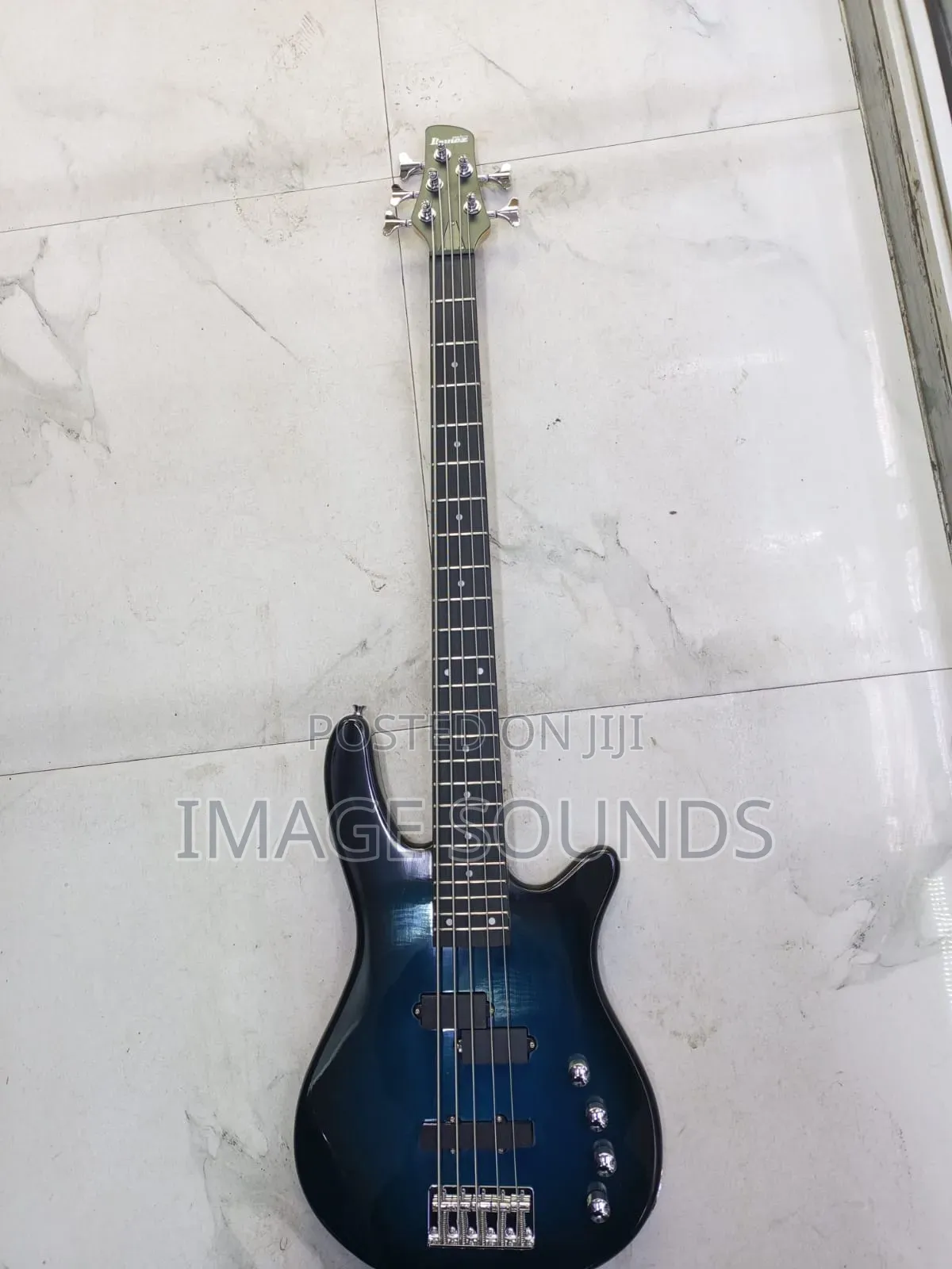 Electric Bass Guitar . 5strings