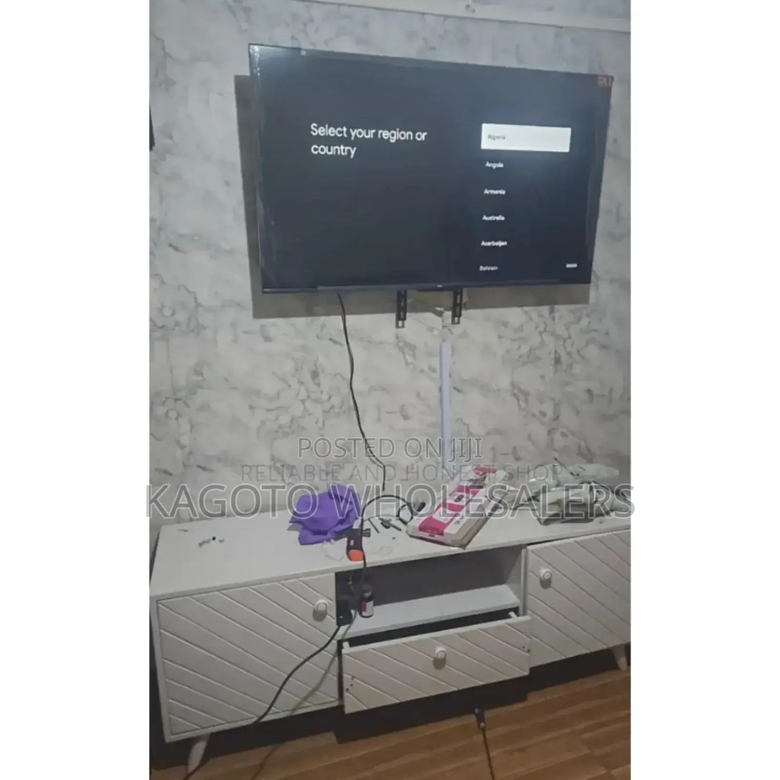 Free Mounting. TCL 50inchses Google Tv. 50inches