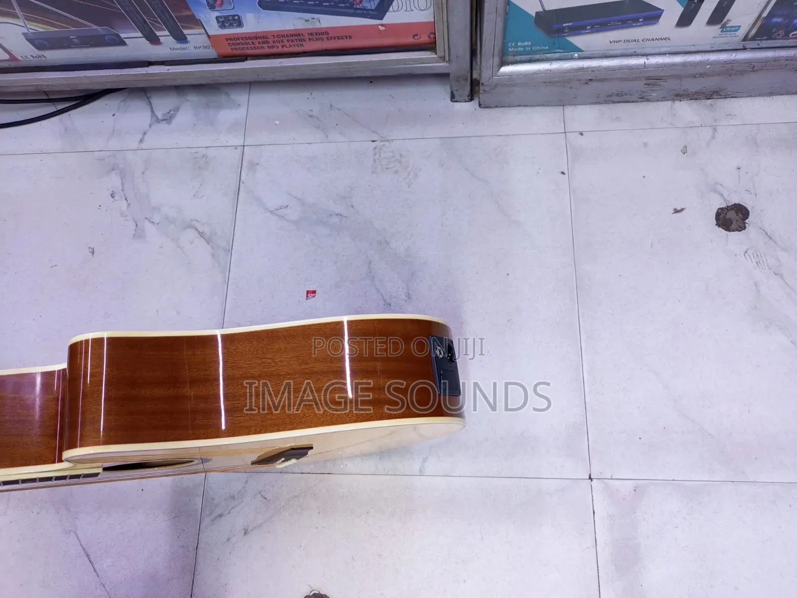 Full Size 41inch Semi Acoustic Guitar ( Gibson)