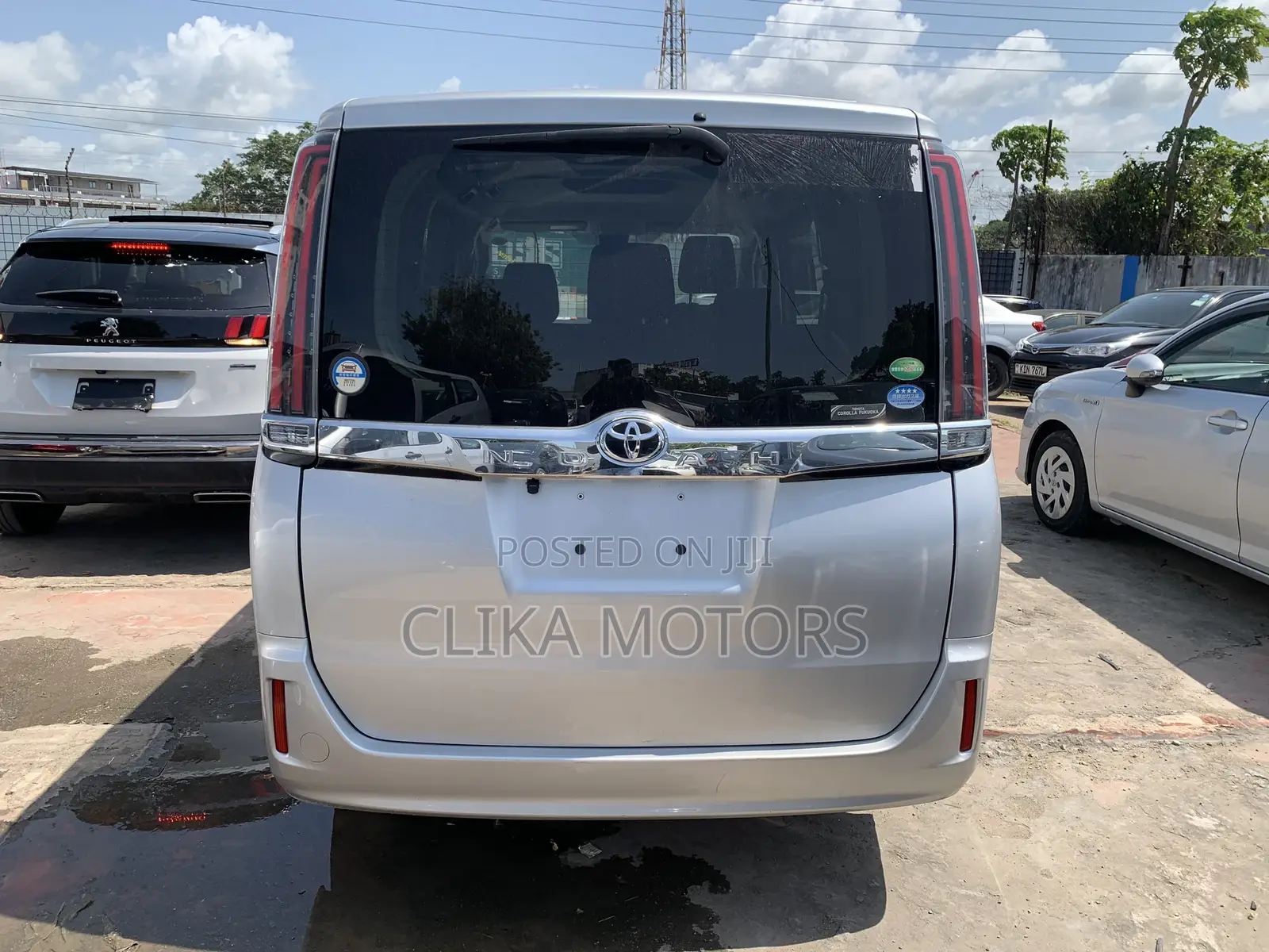 Toyota Noah 2.0 FWD (7 Seater) 2018 Silver