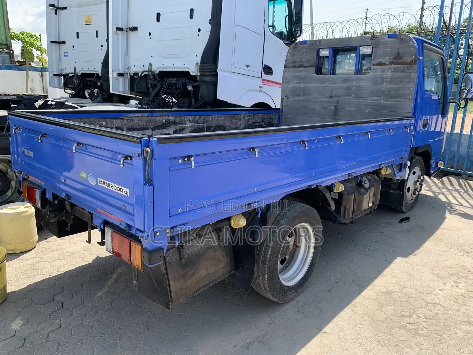 Mazda Titan Lorry