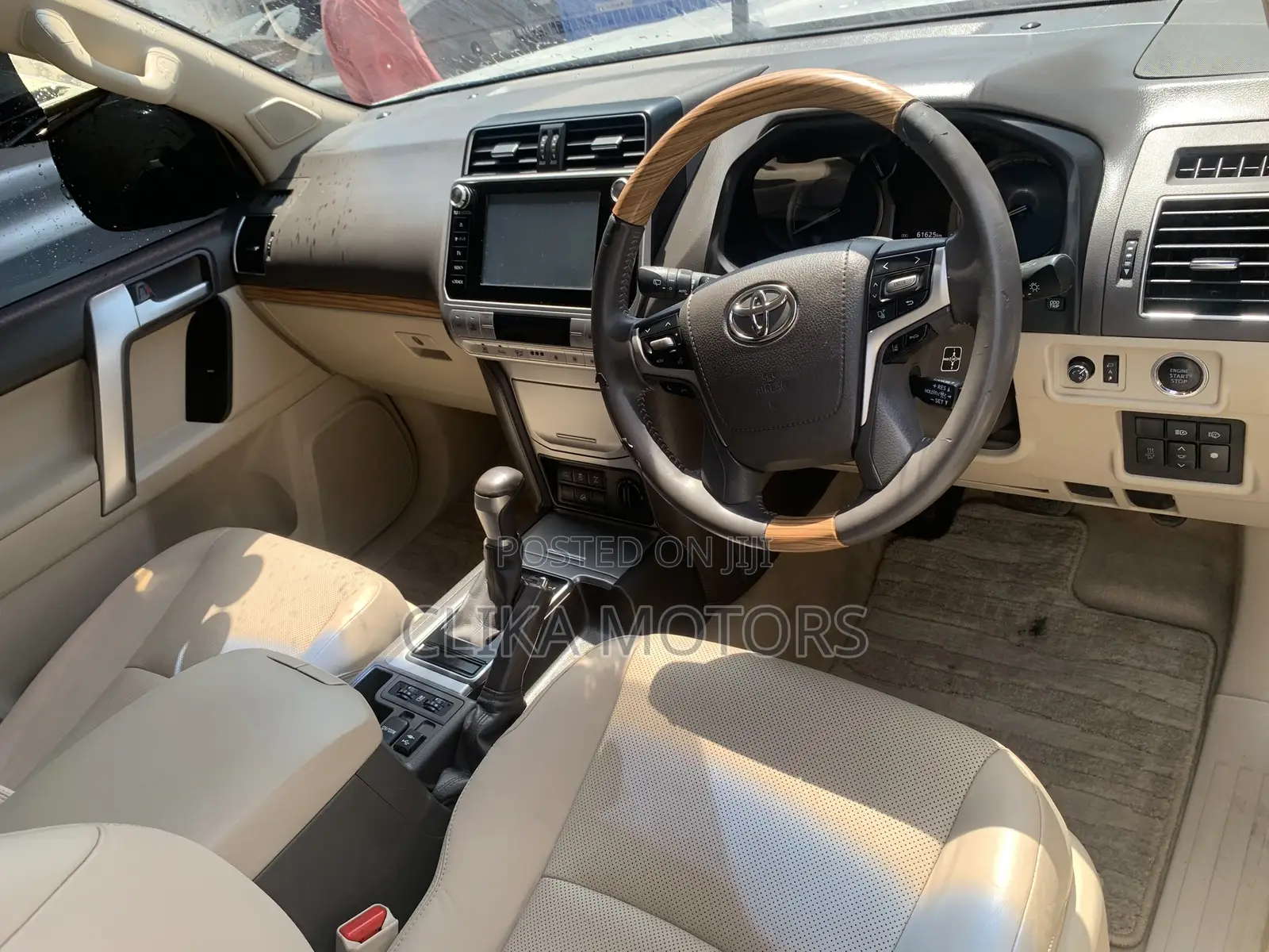 Toyota Land Cruiser Prado 2018 White