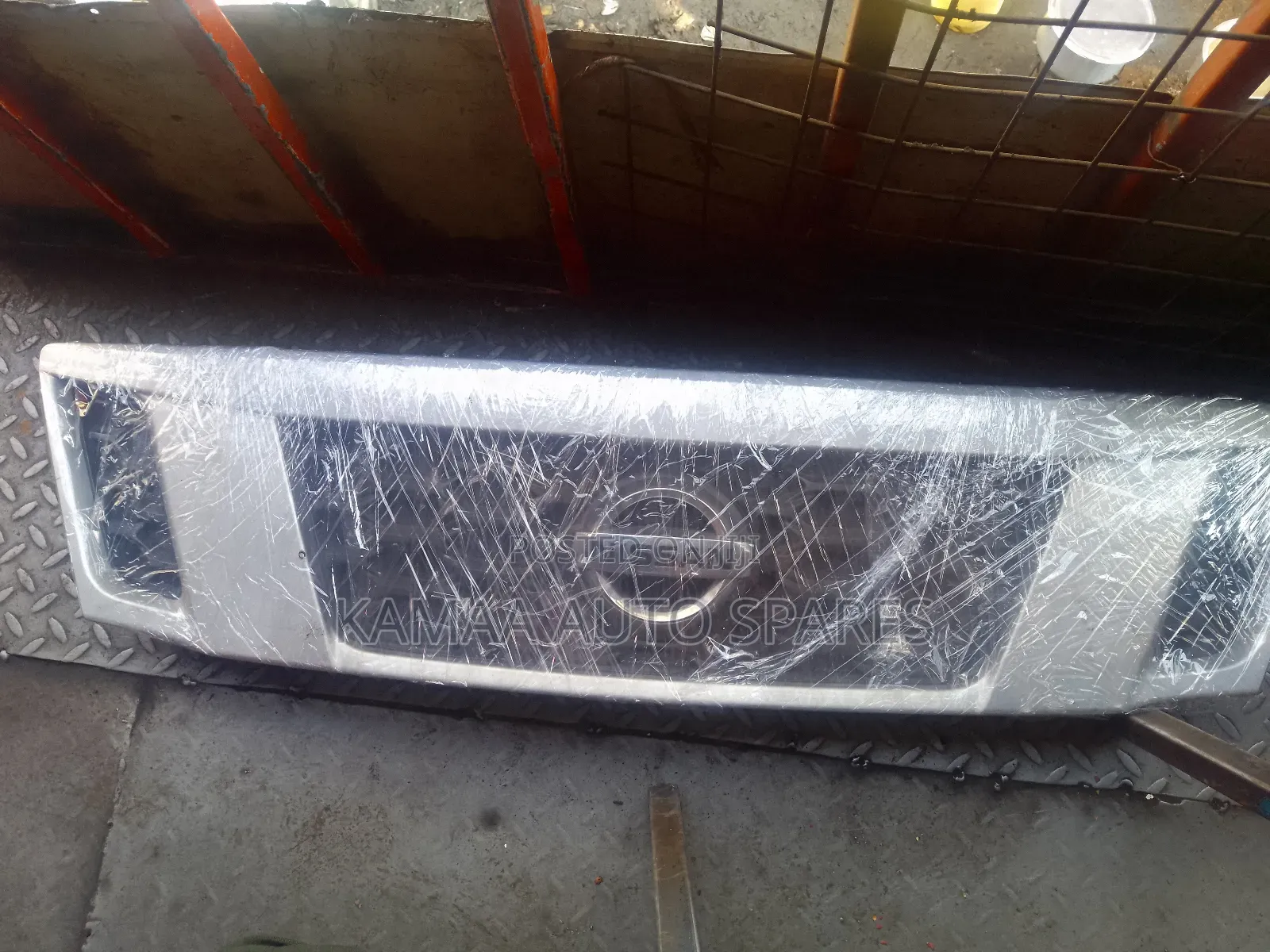 Nv350 Grille (Nissan)